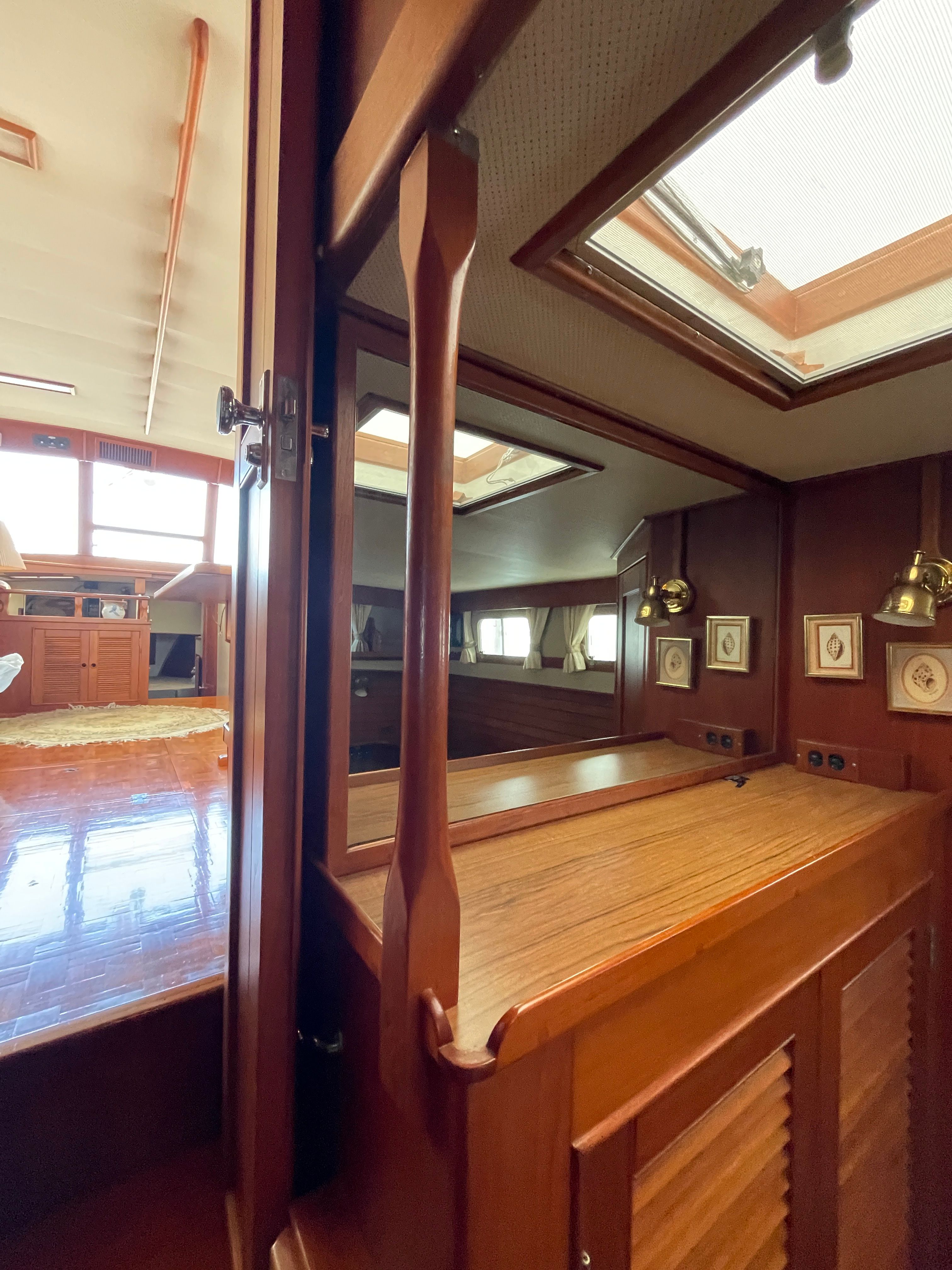 1985 Grand Banks 42 Motor Yacht - 49