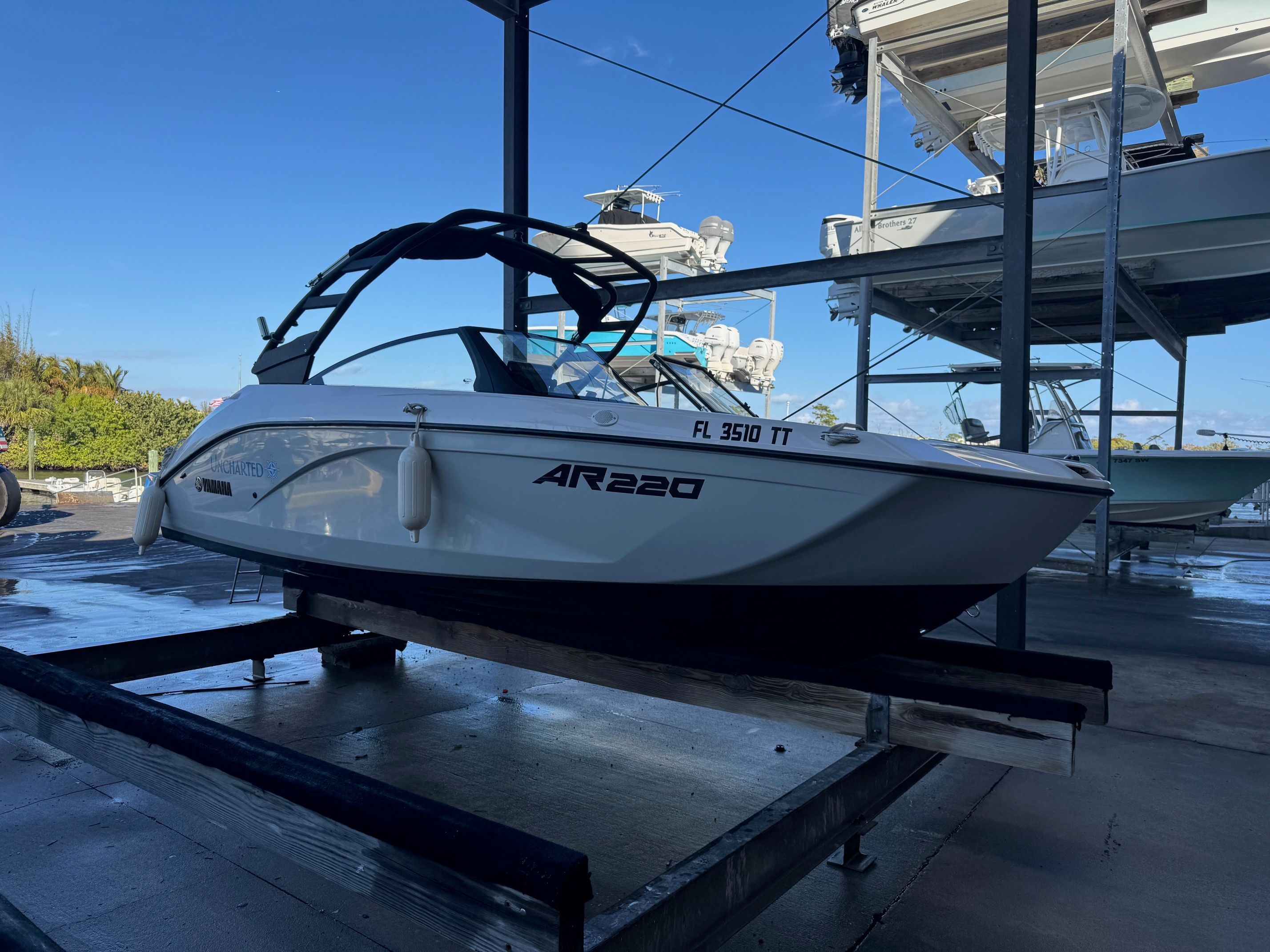 2023 Yamaha Boats AR220 - 18