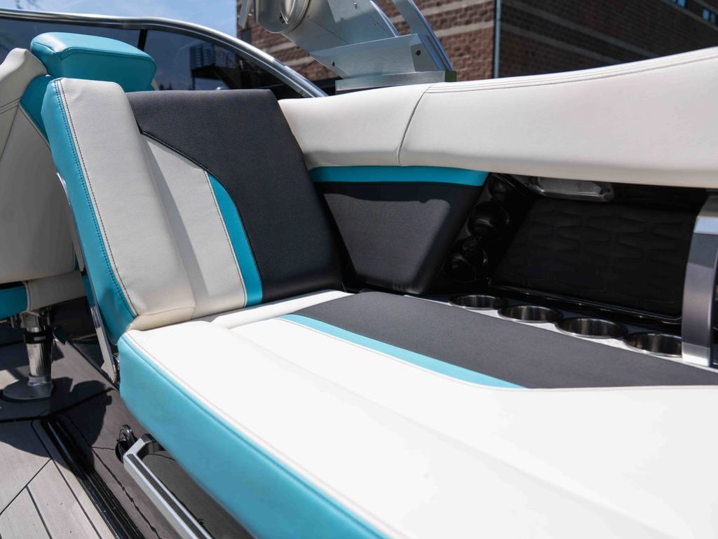 2019 MasterCraft X24 - 8