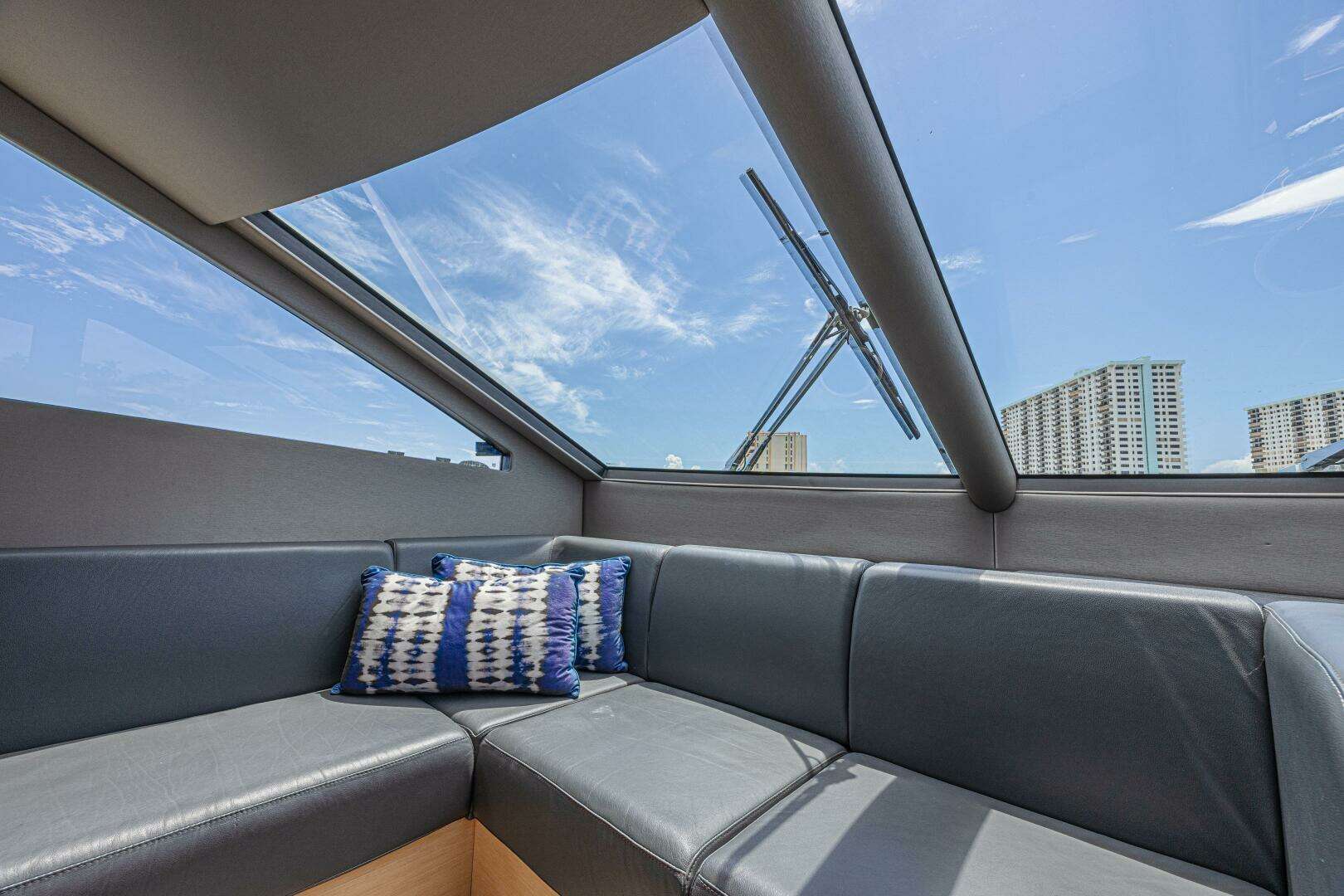 2017 Sunseeker 75 Yacht - Image 37