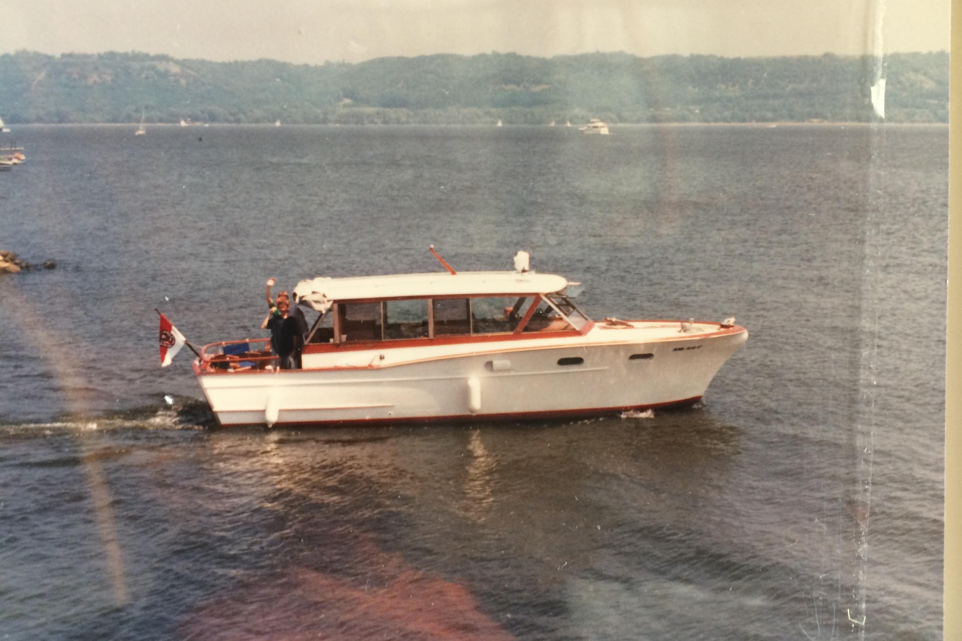 1958 Chris-Craft 31 Sedan Cruiser