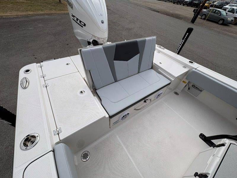 2026 Robalo 266 Cayman - 31