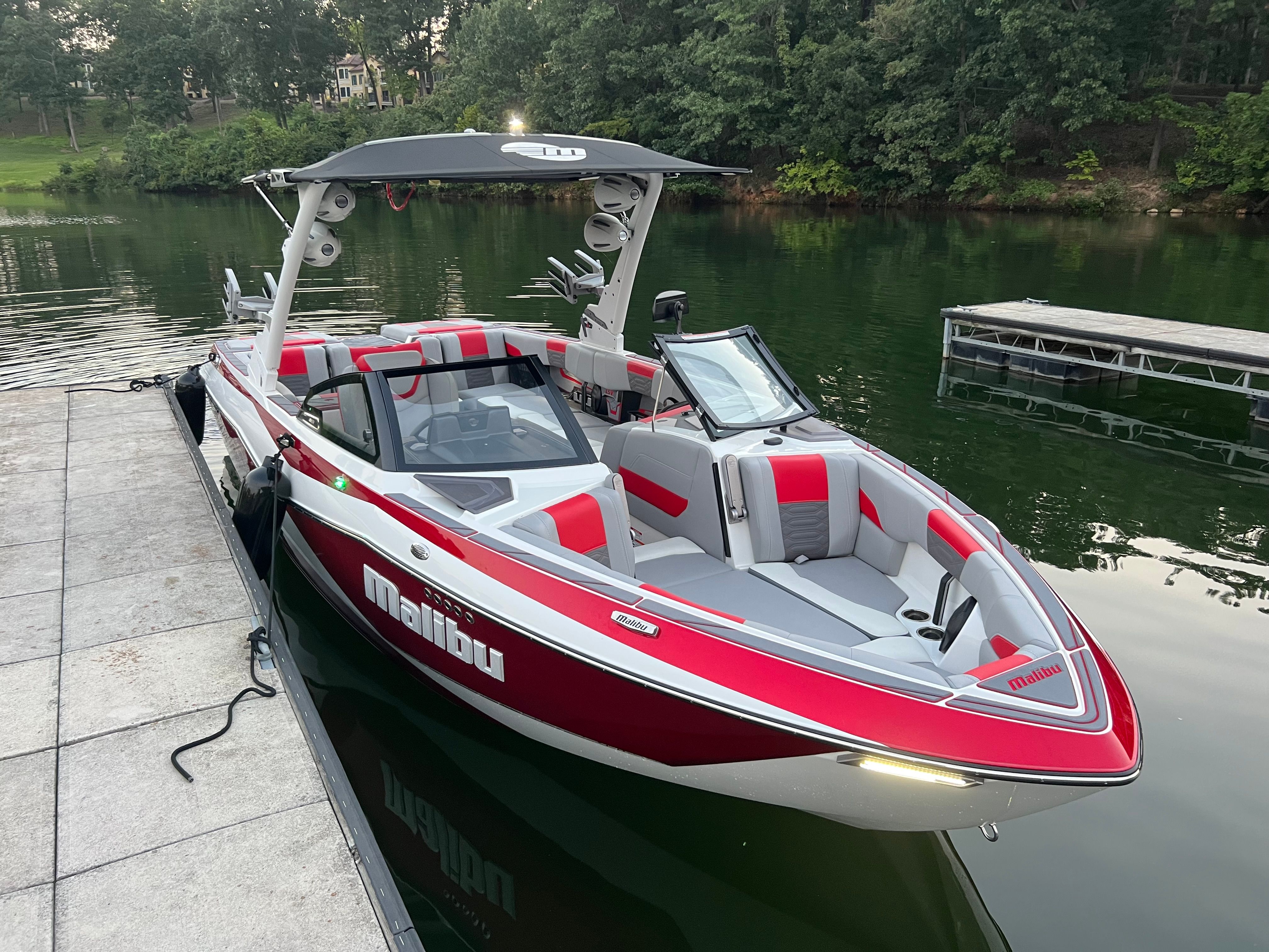 2022 Malibu Wakesetter 25 LSV