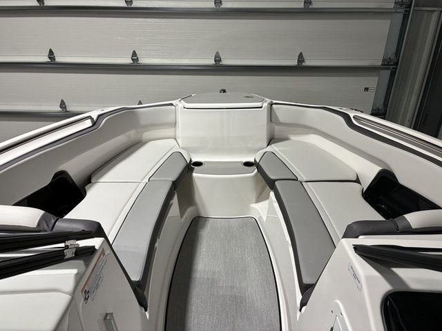 2026 Yamaha Boats AR250 - 9
