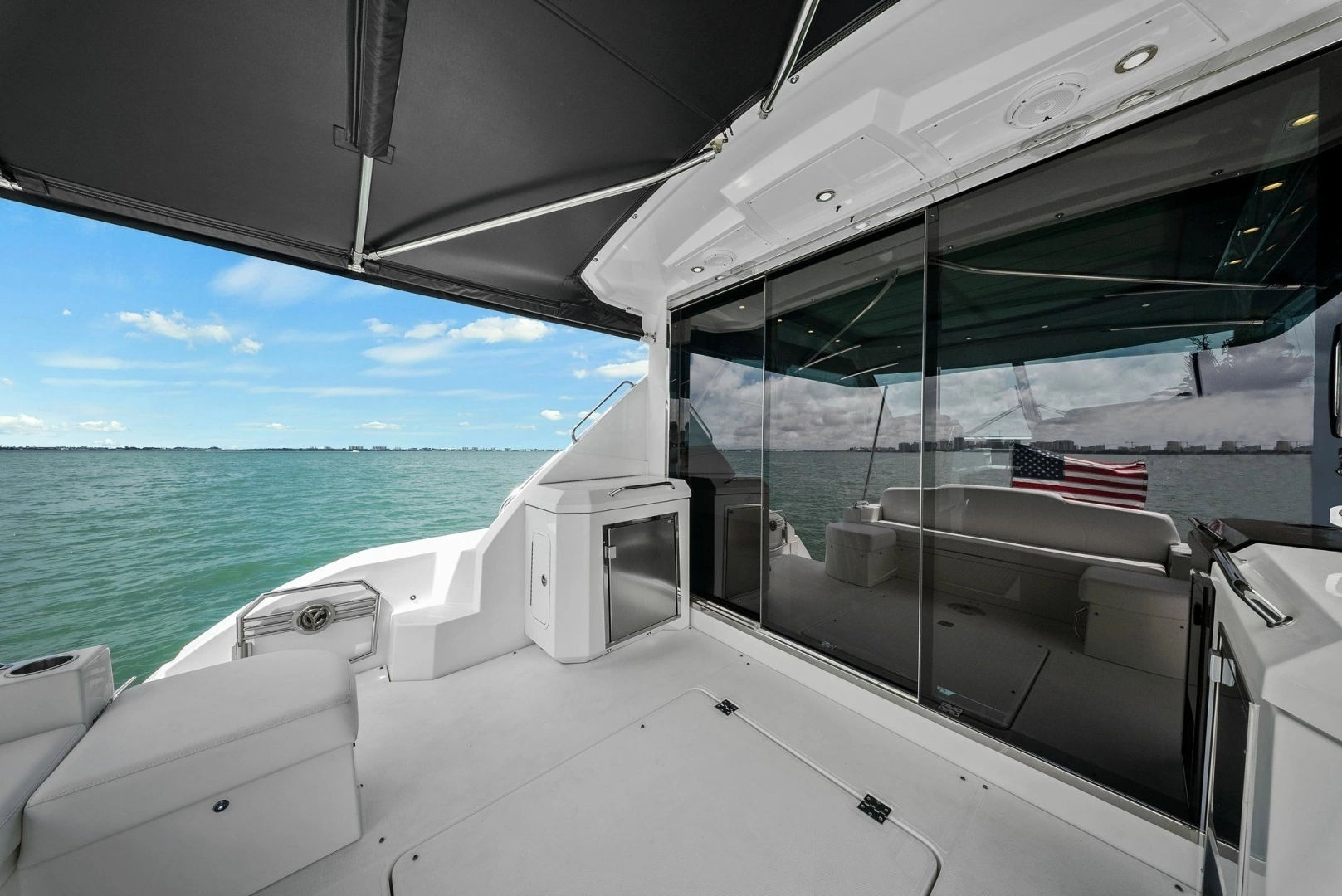 2014 Cruisers Yachts 48 Cantius - Image 44