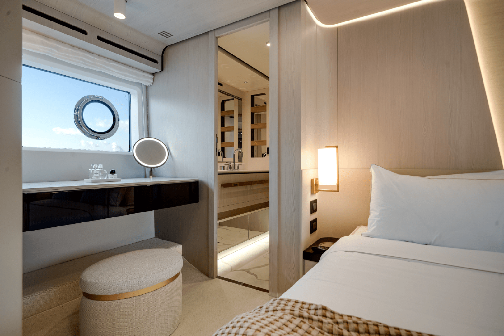 2026 Azimut Fly 78 - Image 43