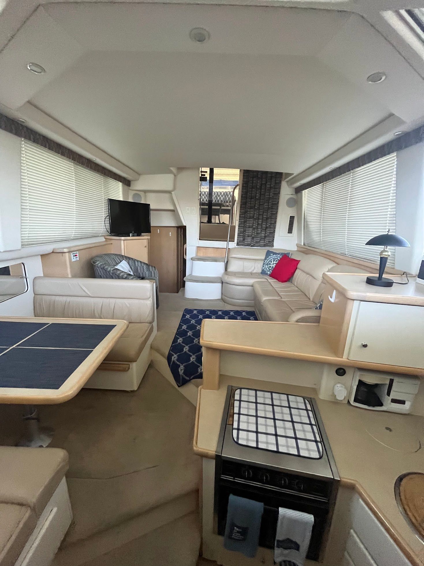 1998 Carver 355 Aft Cabin Motor Yacht - 16