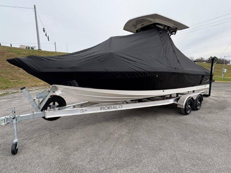 2025 Robalo 226 Cayman - 100