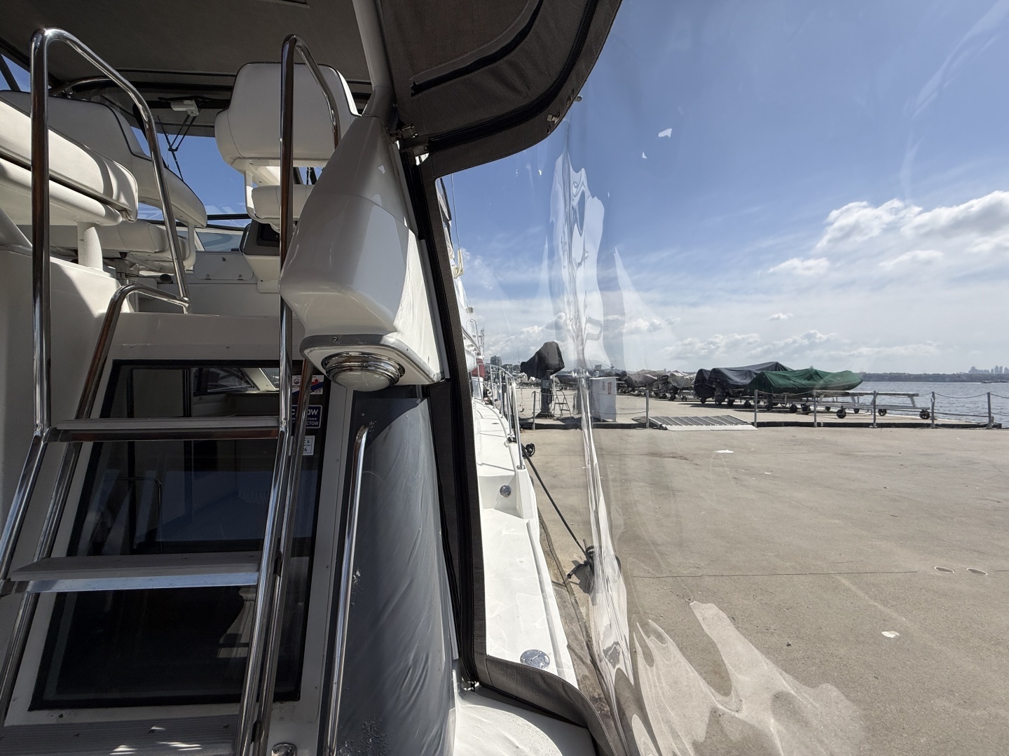 1996 Carver 370 Voyager - Image 31