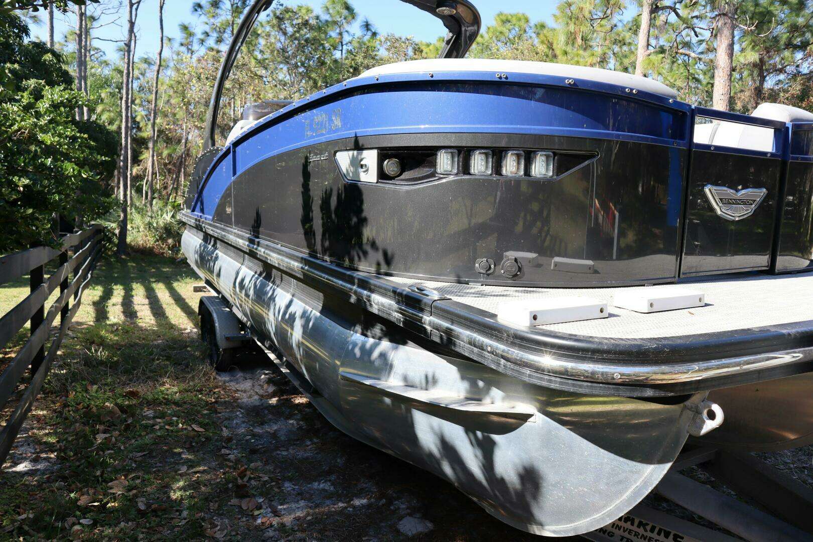 2021 Bennington RX25 Sport - Image 12