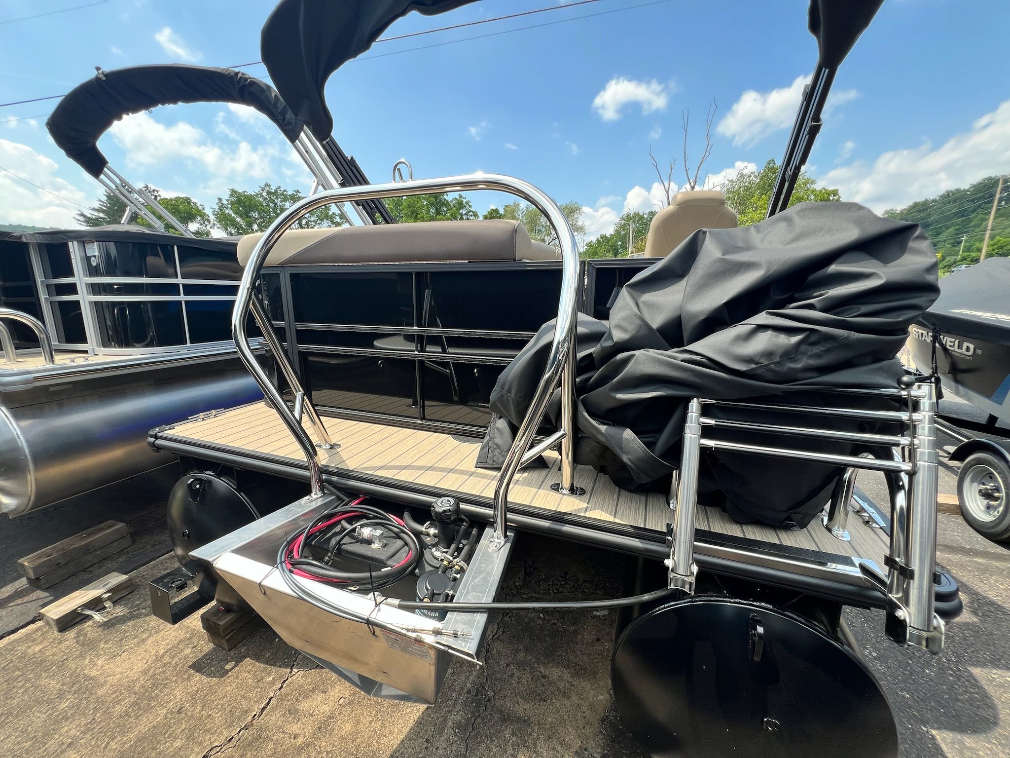 2026 Sylvan Mirage 8520 Cruise - 32