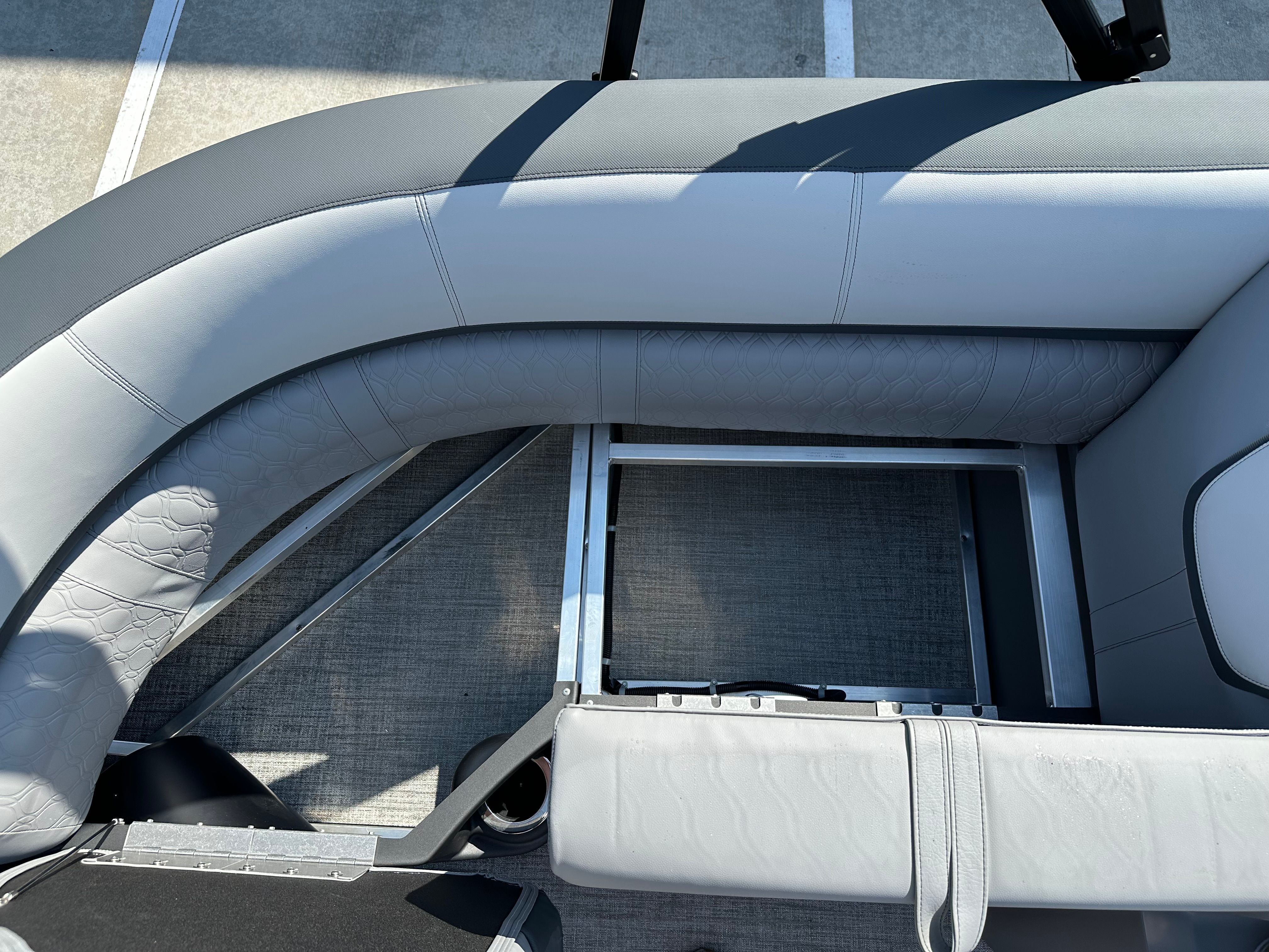 2025 Avalon LSZ Quad Lounge Shift - 23' - 13