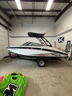 2017 Yamaha Boats AR195
