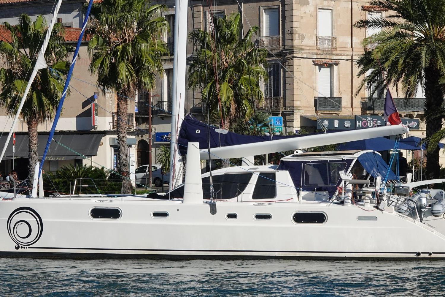 2001 Catana 582