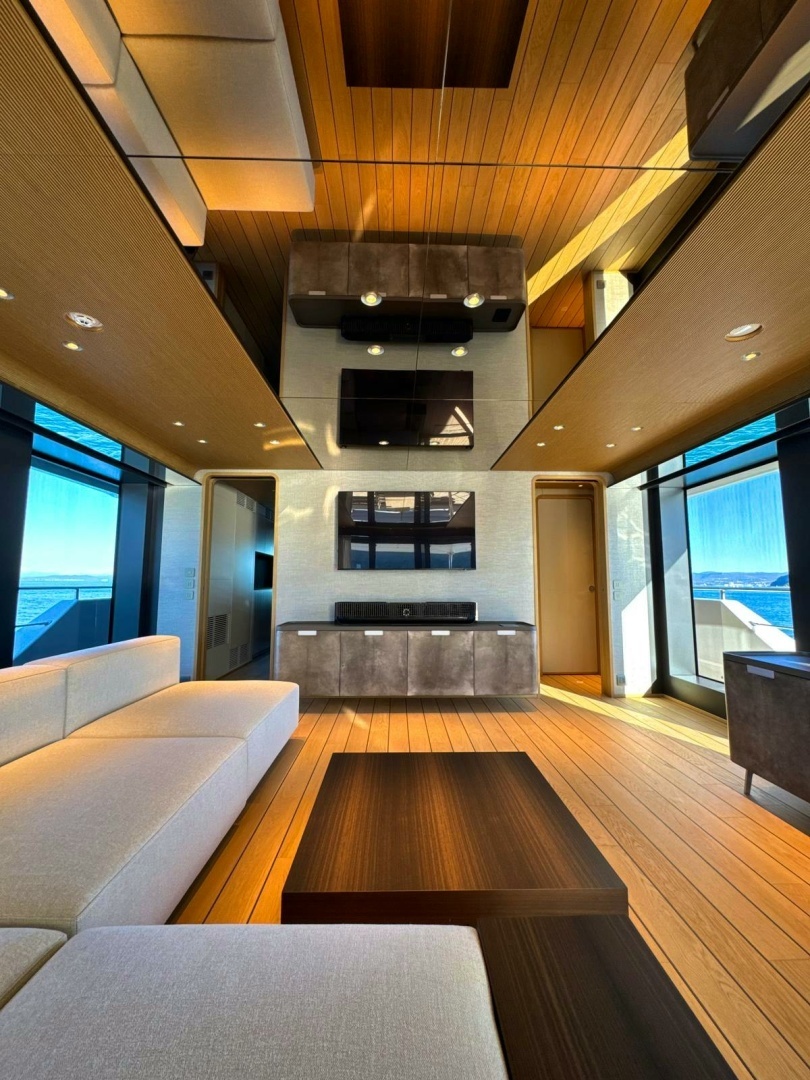 2025 Custom Line — - Image 21