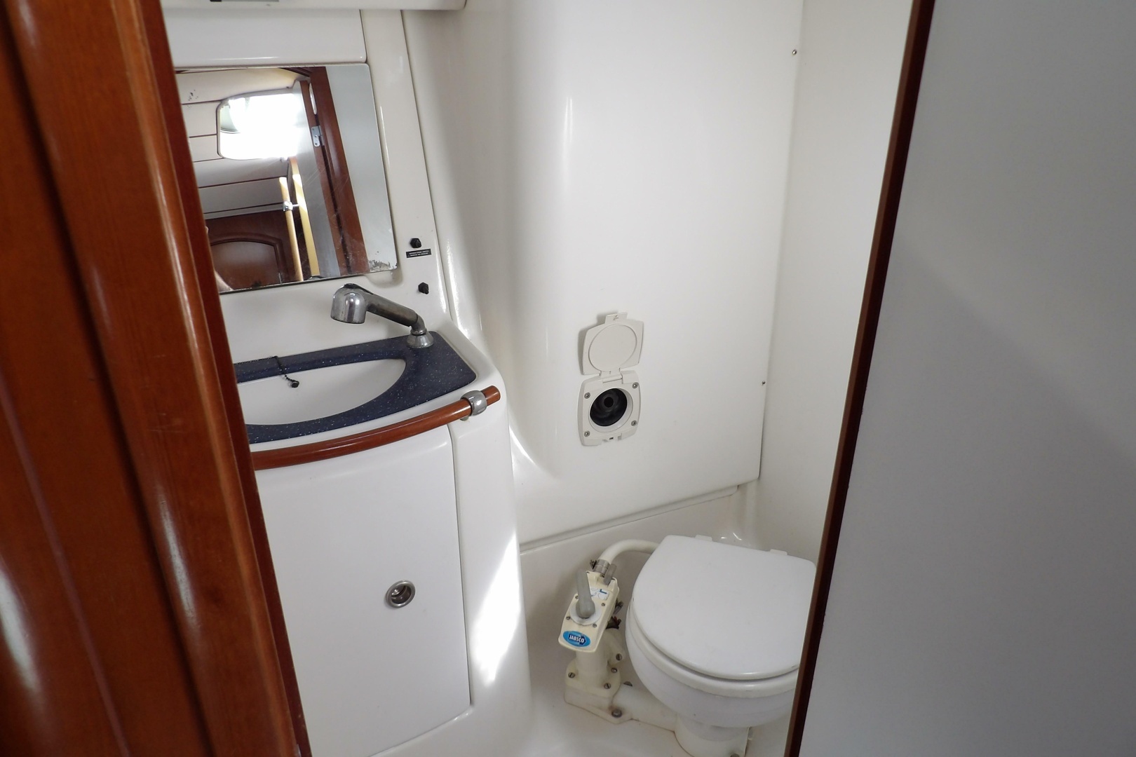 2002 Beneteau 473 - Image 43