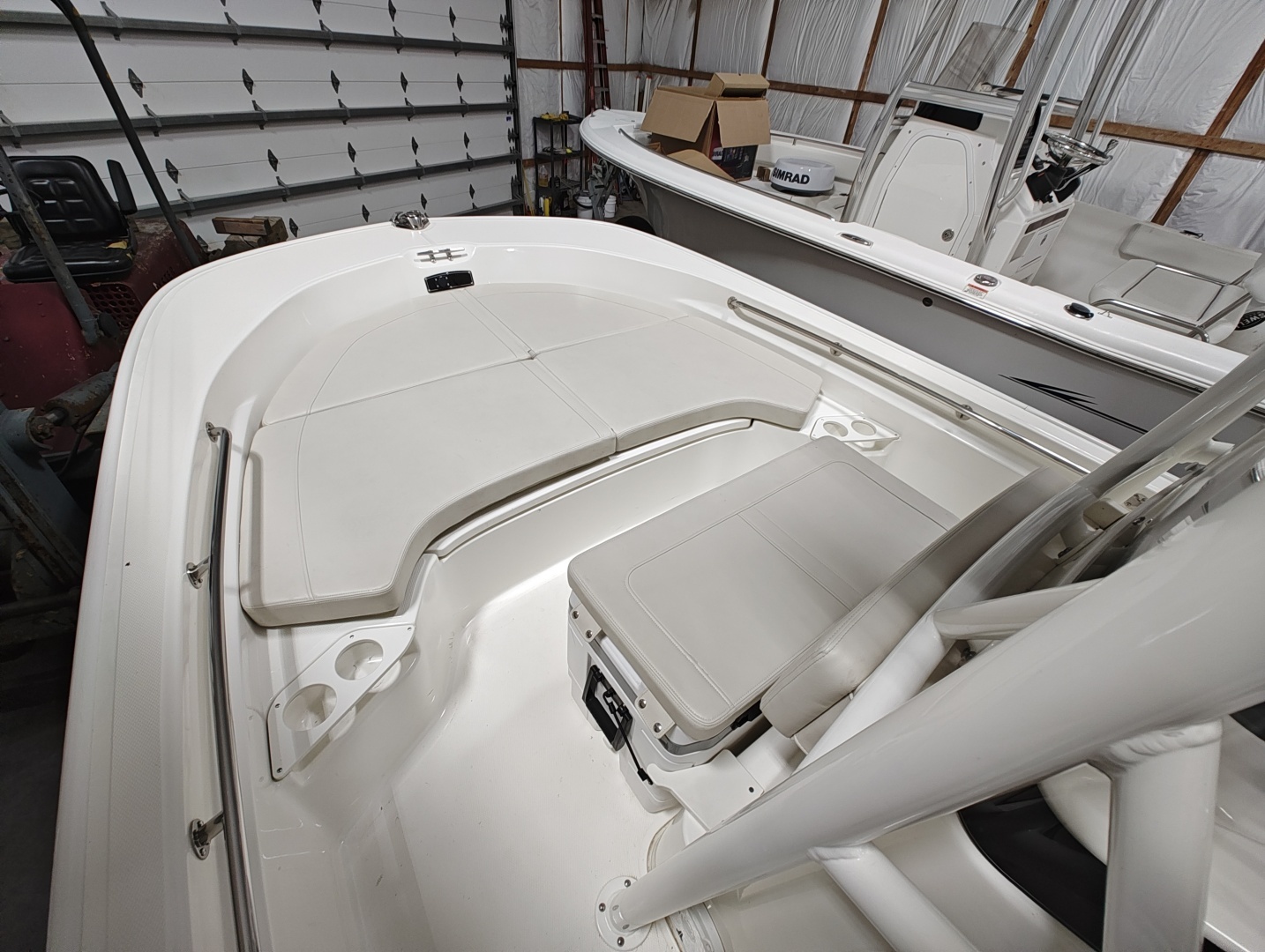 2025 Boston Whaler Montauk - Image 11