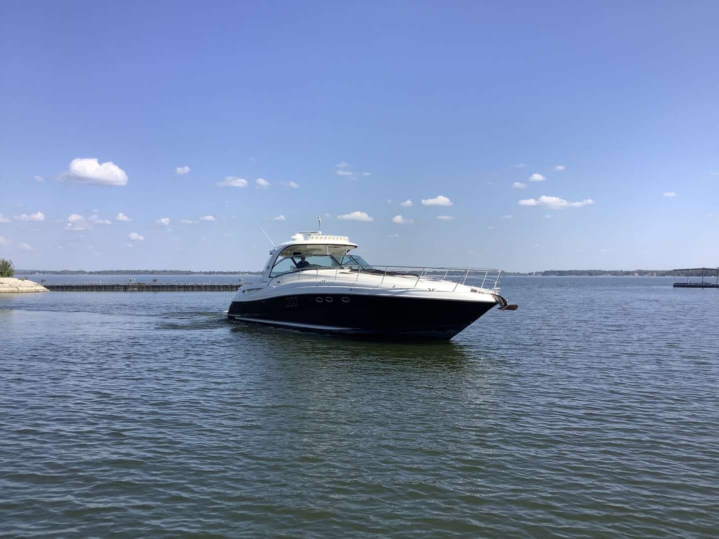 2007 Sea Ray 52 SUNDANCER - Image 2