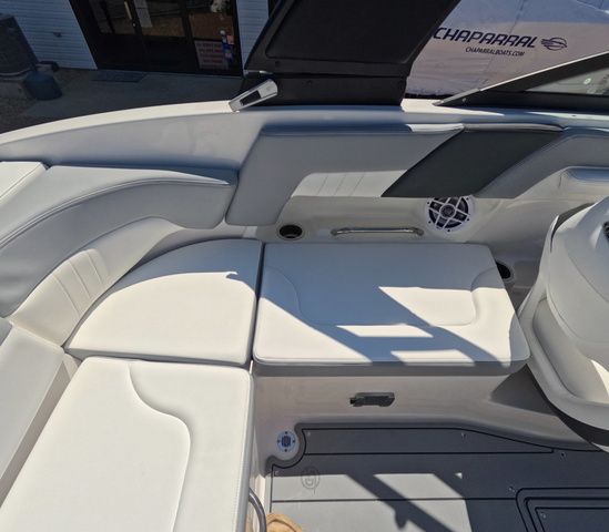 2026 Chaparral 23 SSi OB In Stock Trailer included - 12