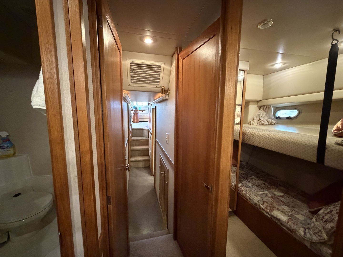 1999 Bayliner 4788 - Image 27