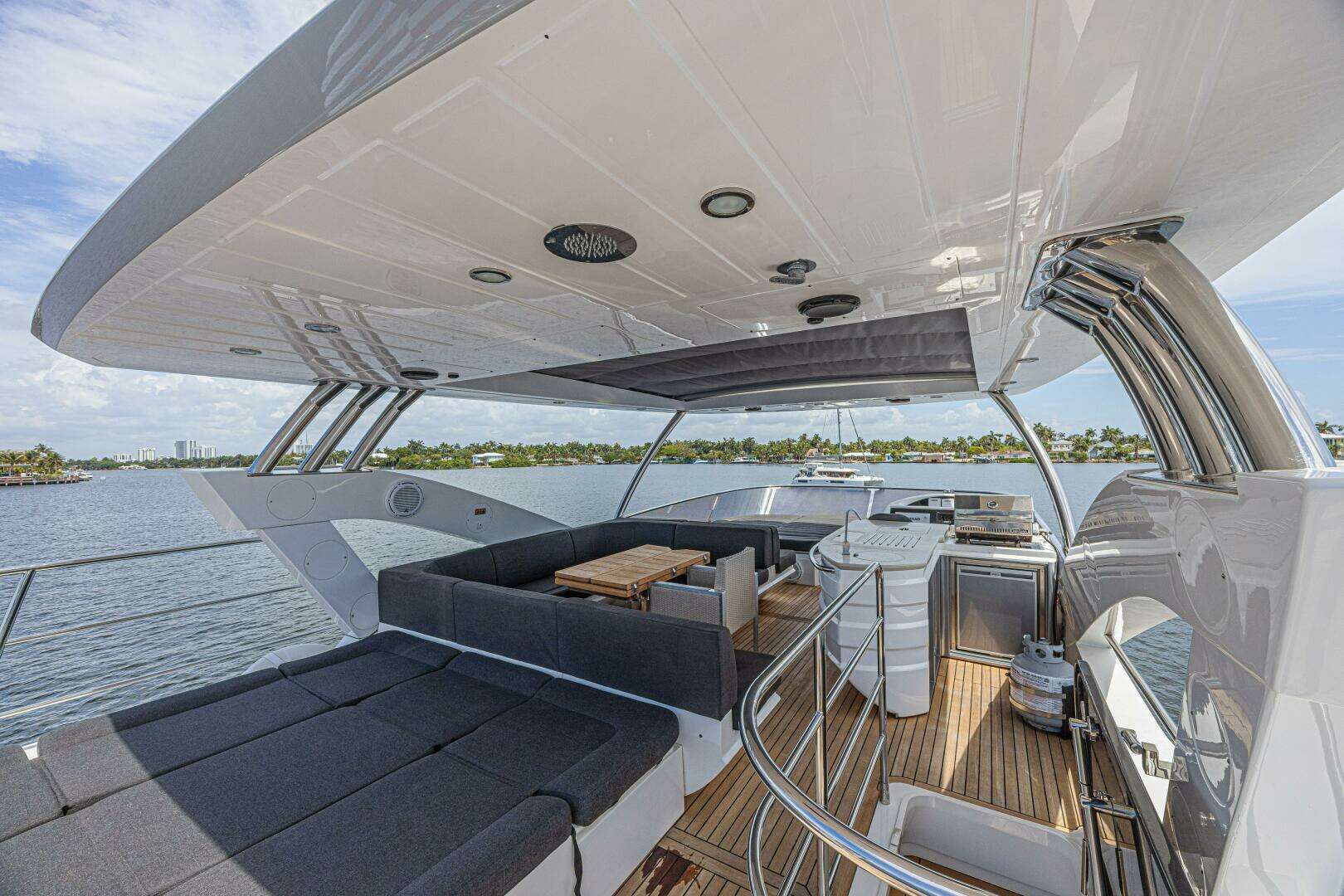 2017 Sunseeker 75 Yacht - Image 18