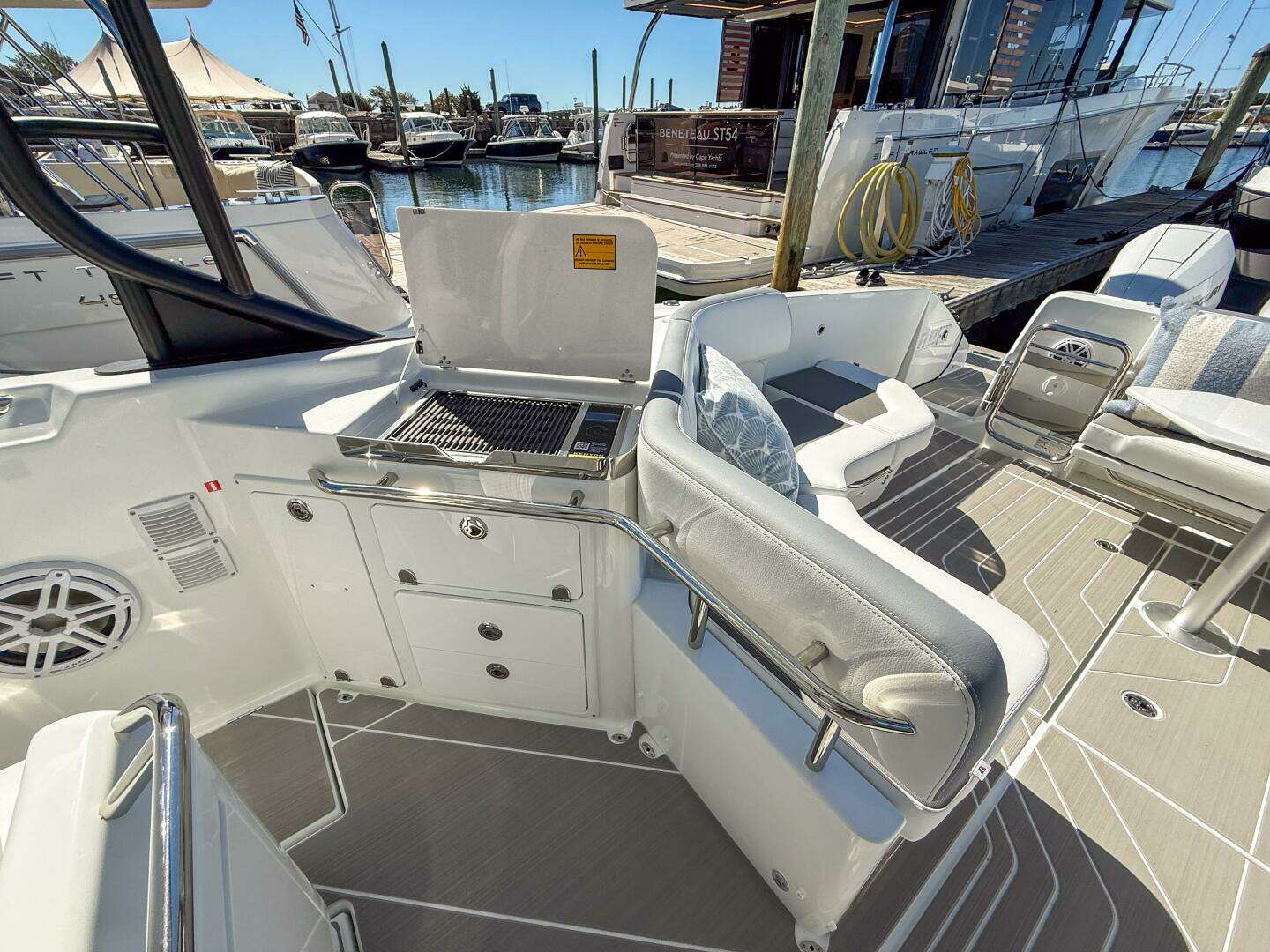 2026 Wellcraft 38 T-Top - Image 5