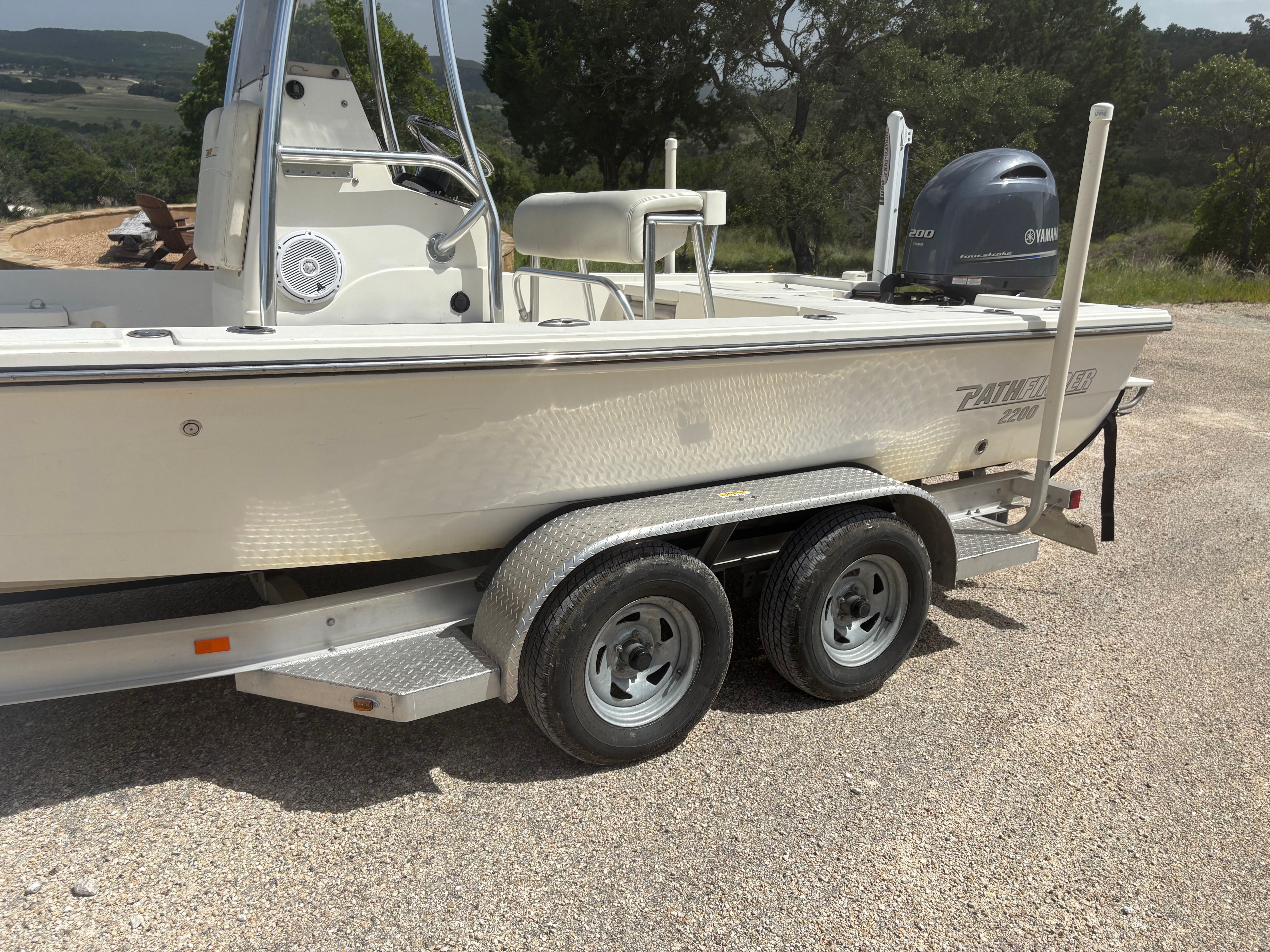 2012 Pathfinder 2200 TRS - 12