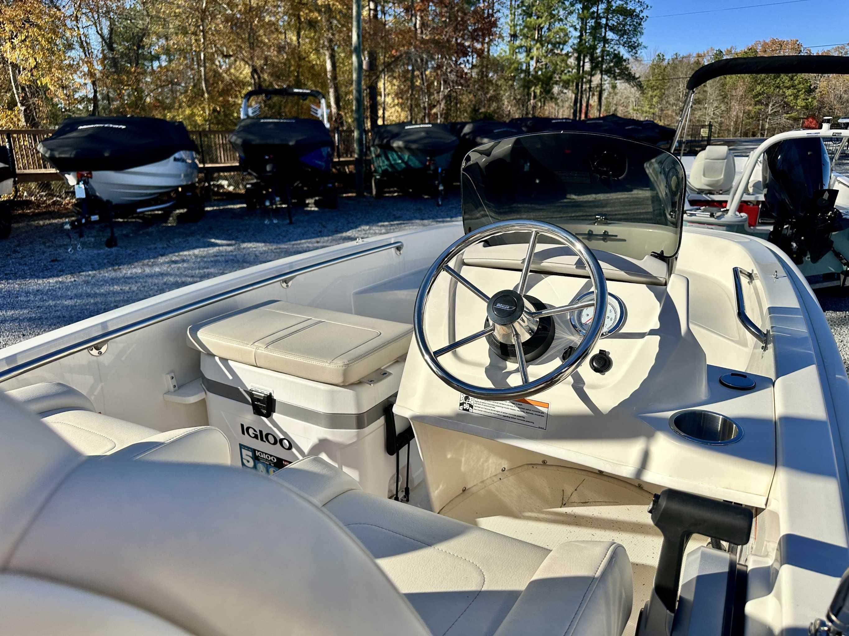 2025 Boston Whaler 130 Super Sport - 14