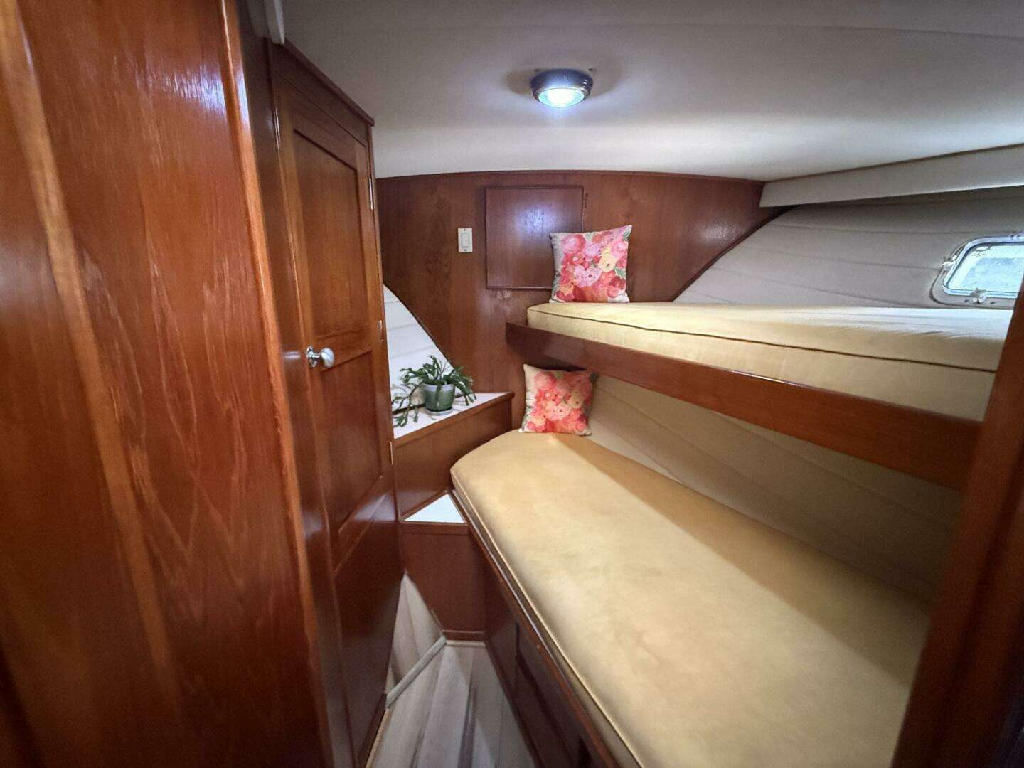 1989 Atlantic 47 Motor Yacht - Image 17