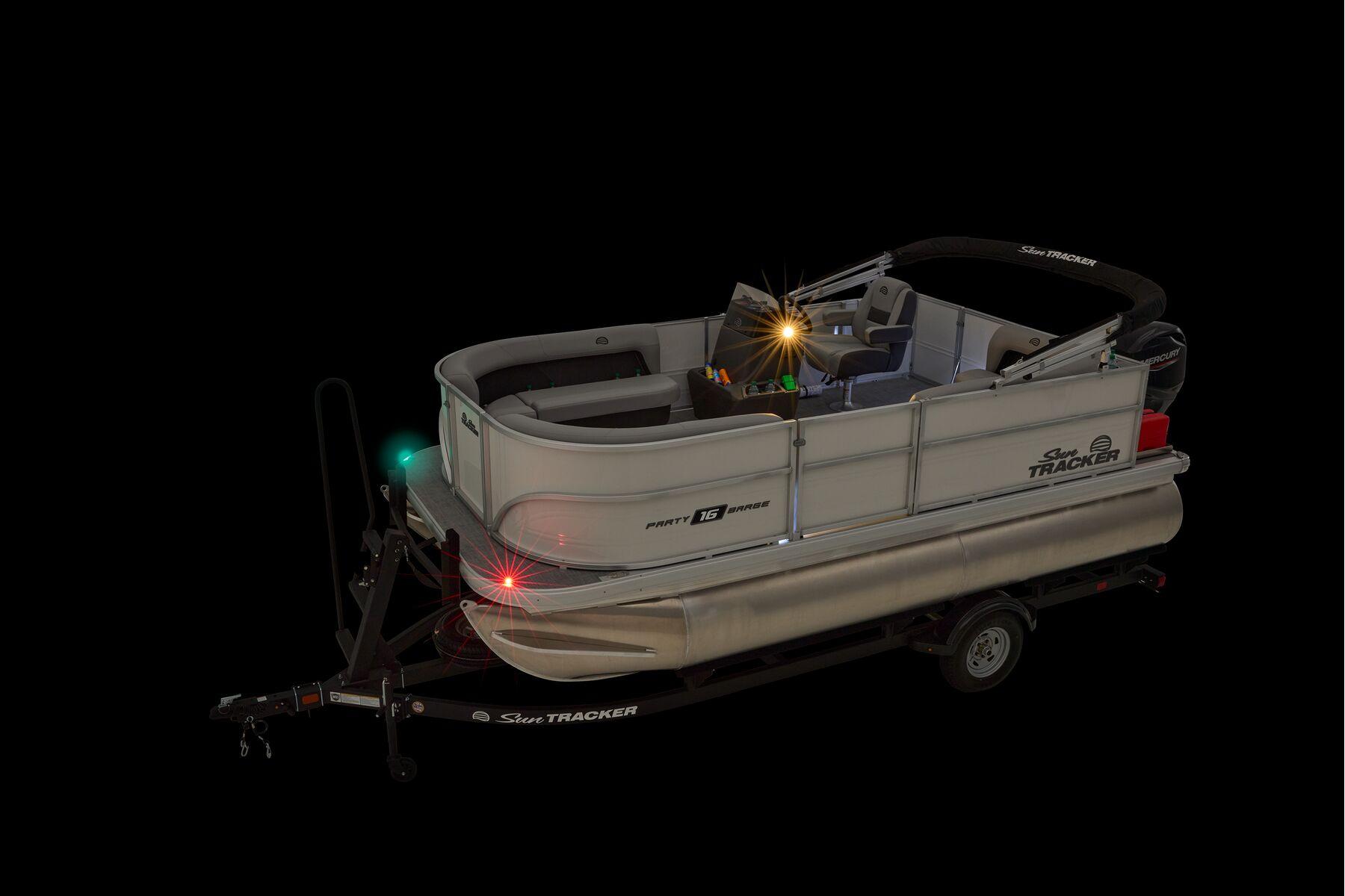 2026 Sun Tracker Party Barge 16 DLX - 56