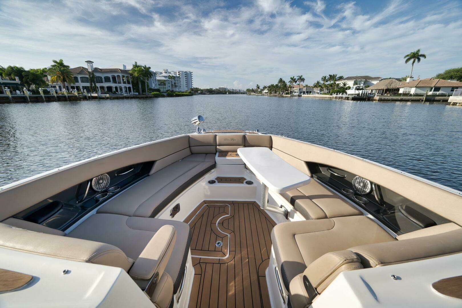 2016 Sea Ray 350 SLX - Image 6