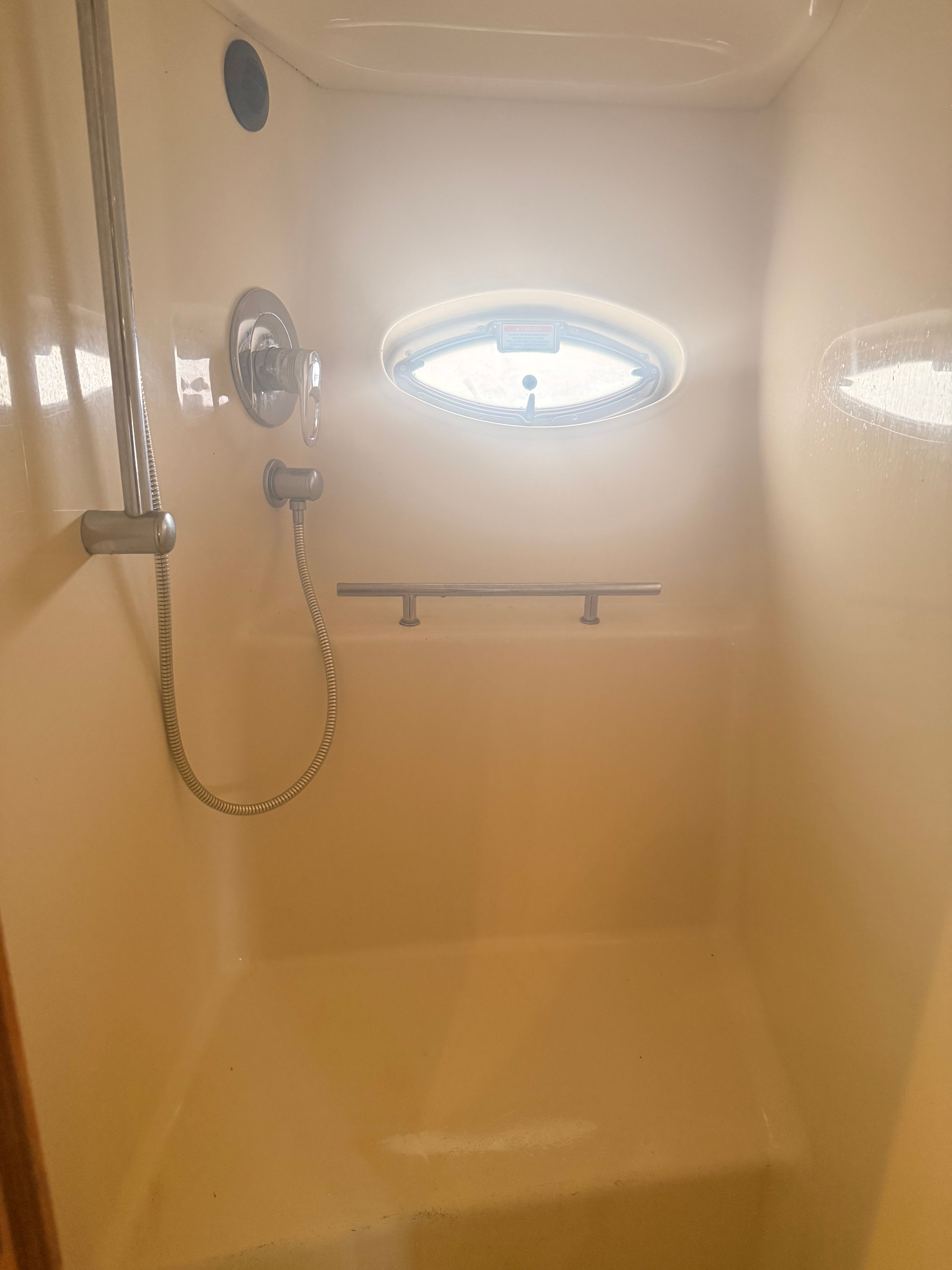2006 Sea Ray 38 Sundancer - 12