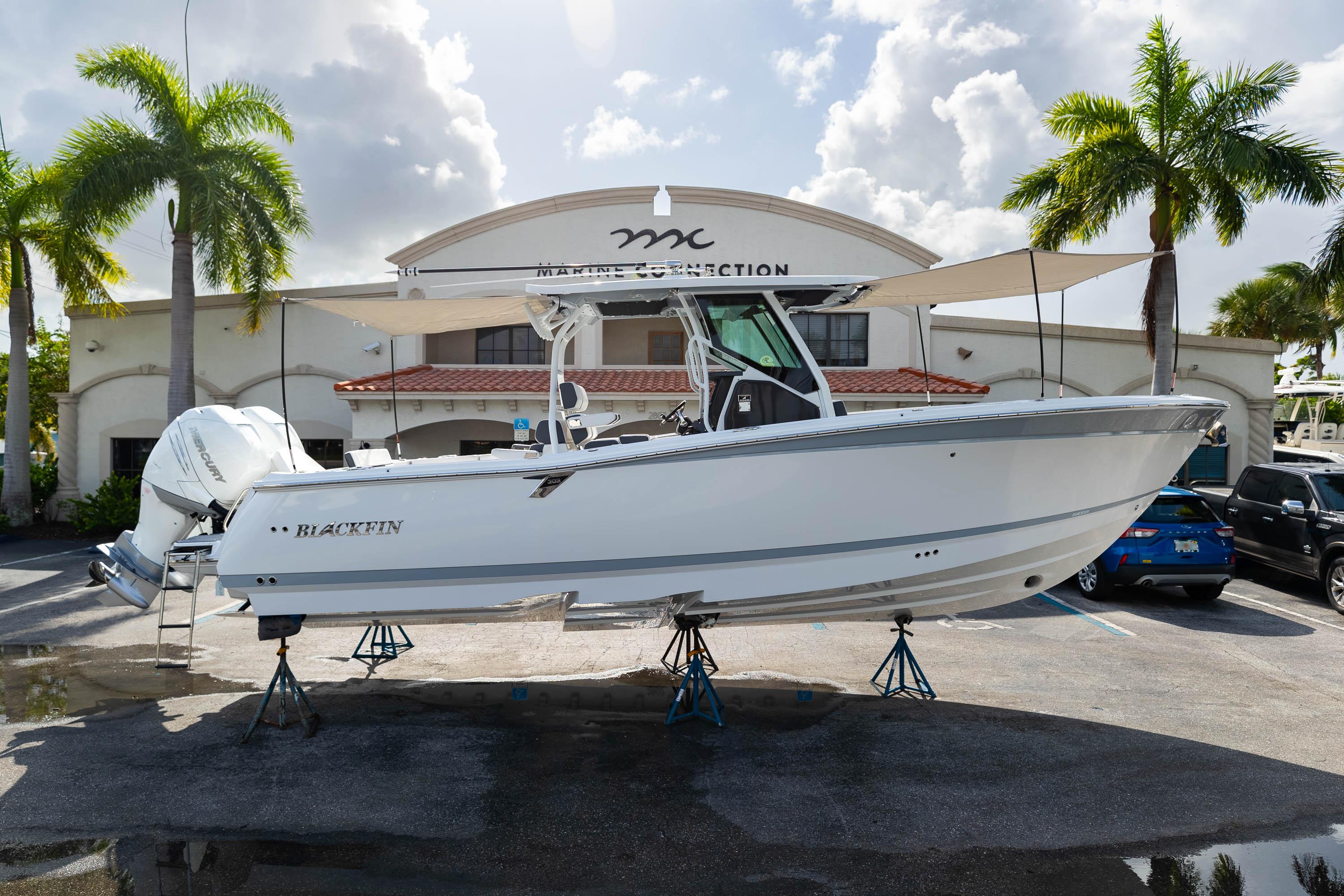 2023 Blackfin 302 CC