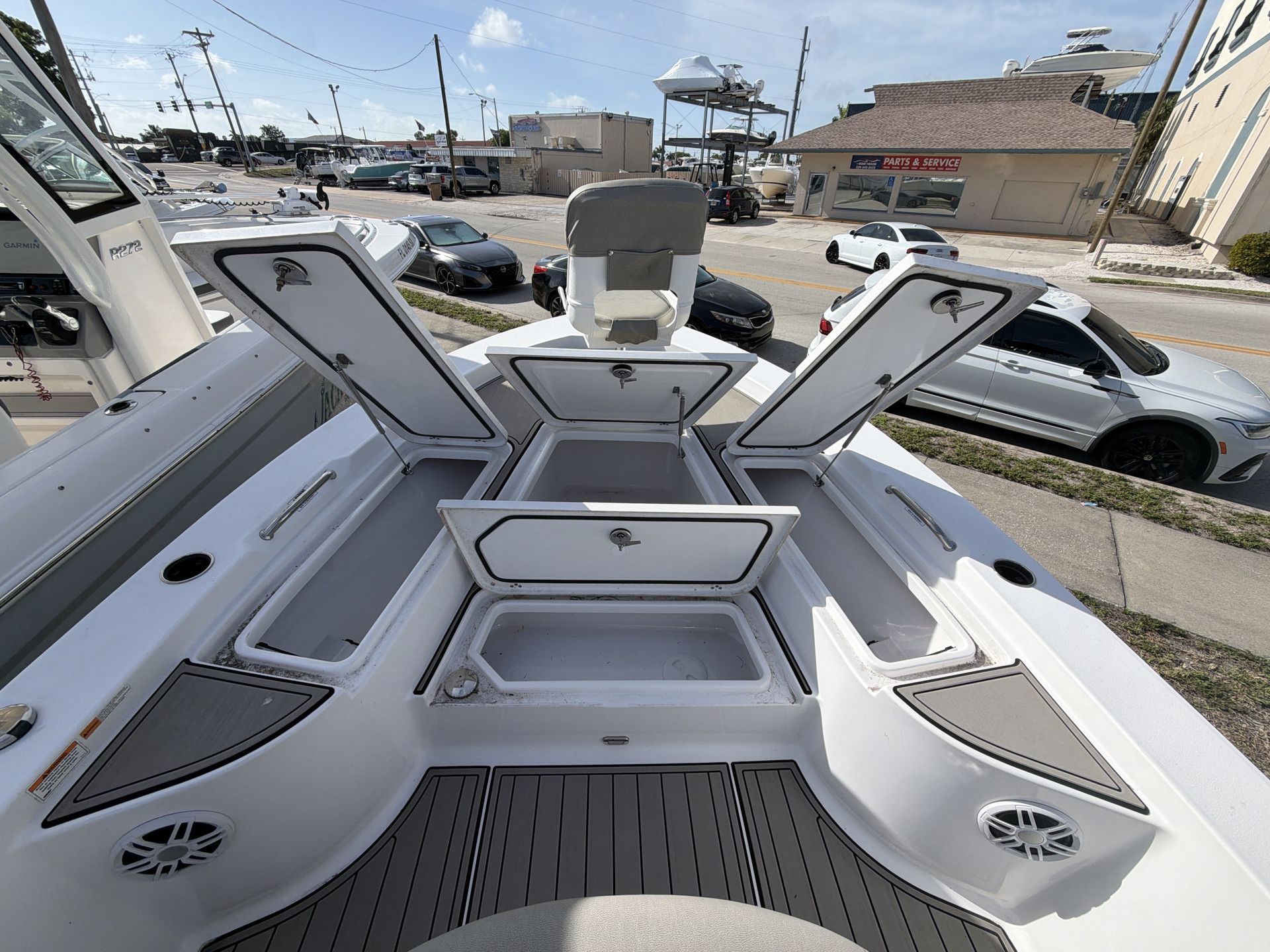 2024 Sportsman Masters 227 Bay Boat - 13