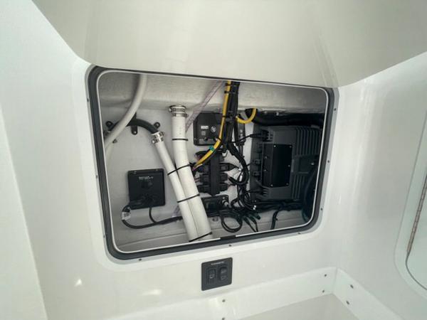2026 Mag Bay 43 Center Console - 56