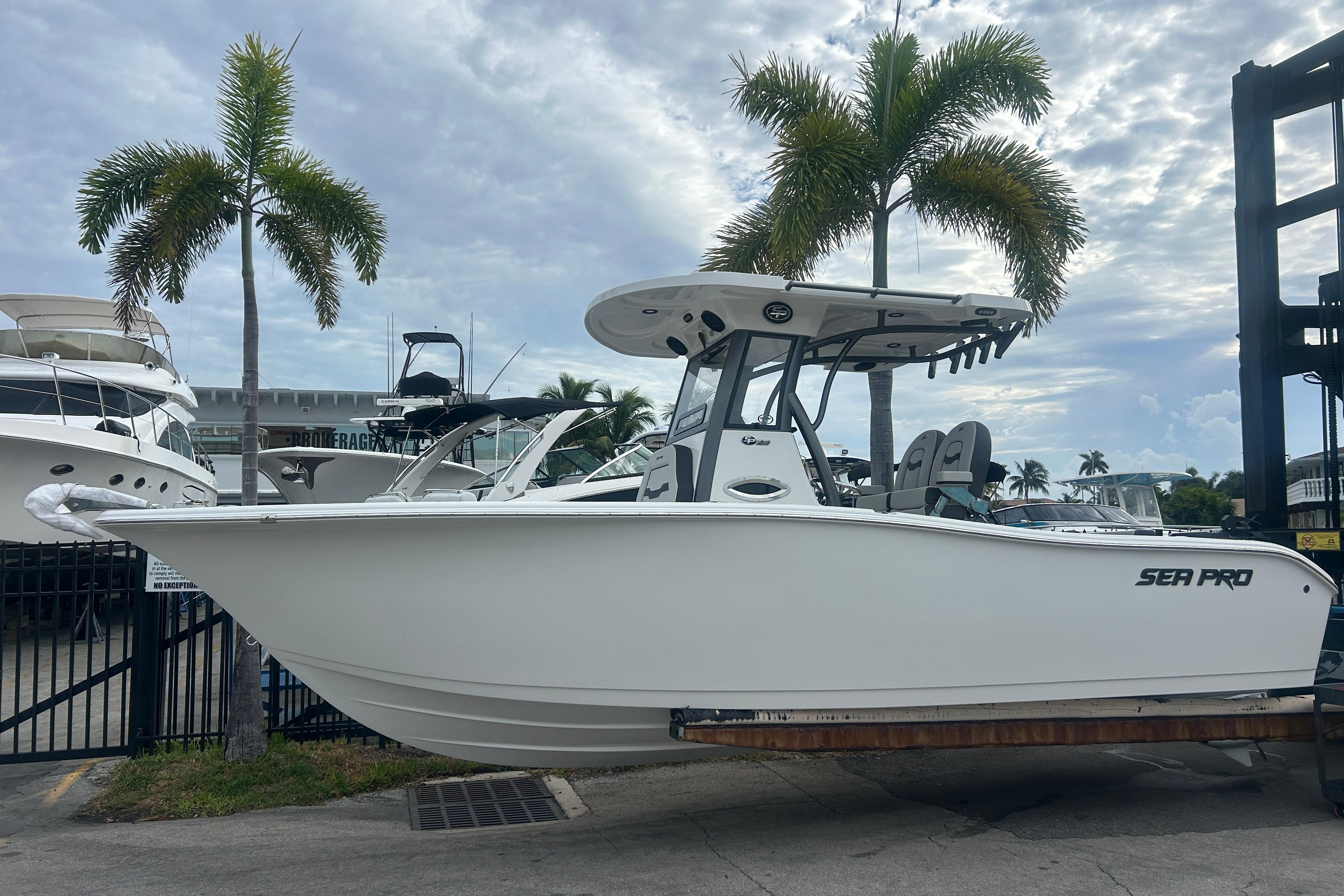 2026 Sea Pro 242 Center Console