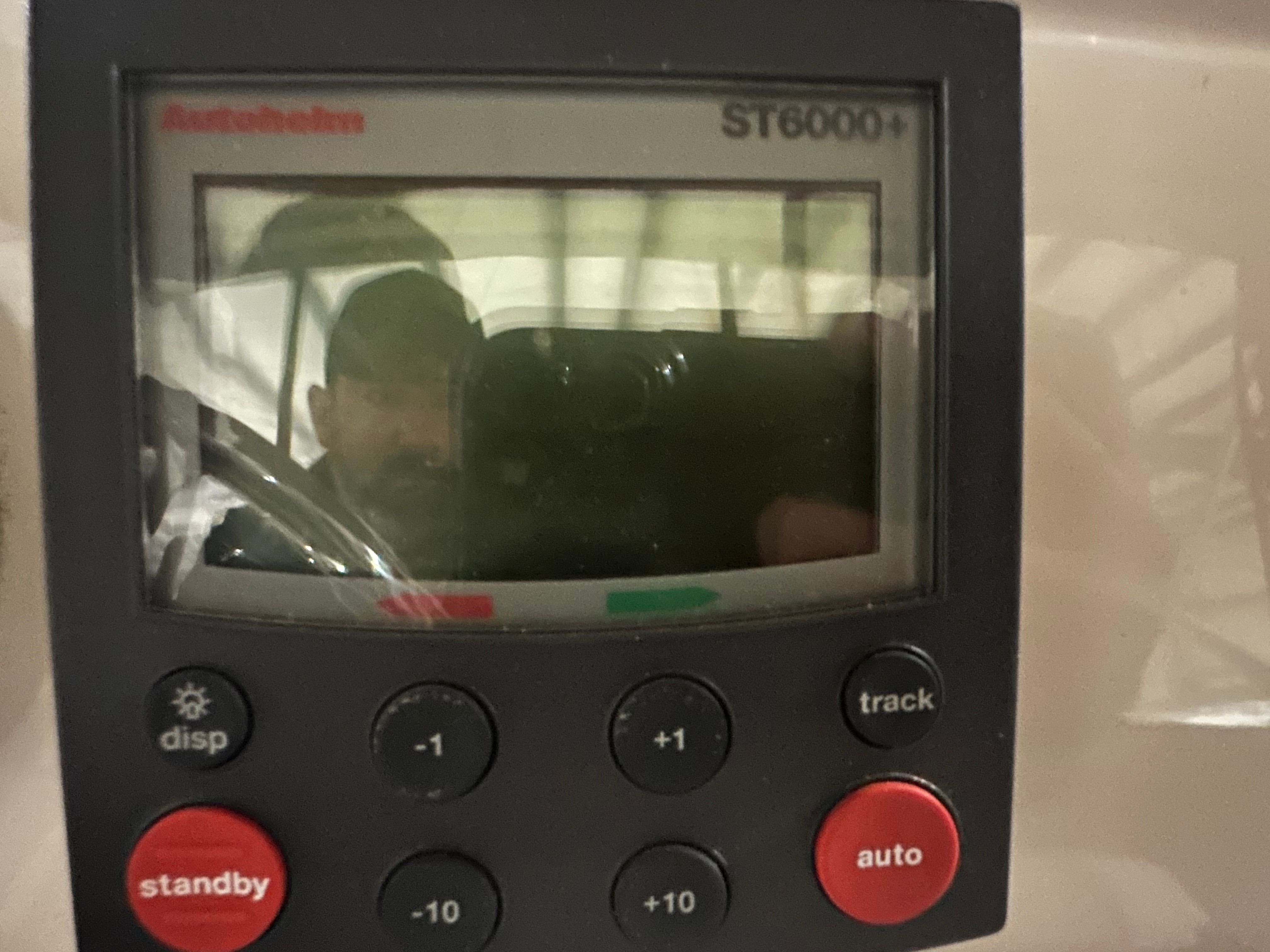 Autopilot control on Silverton 351 Sedan 1998.