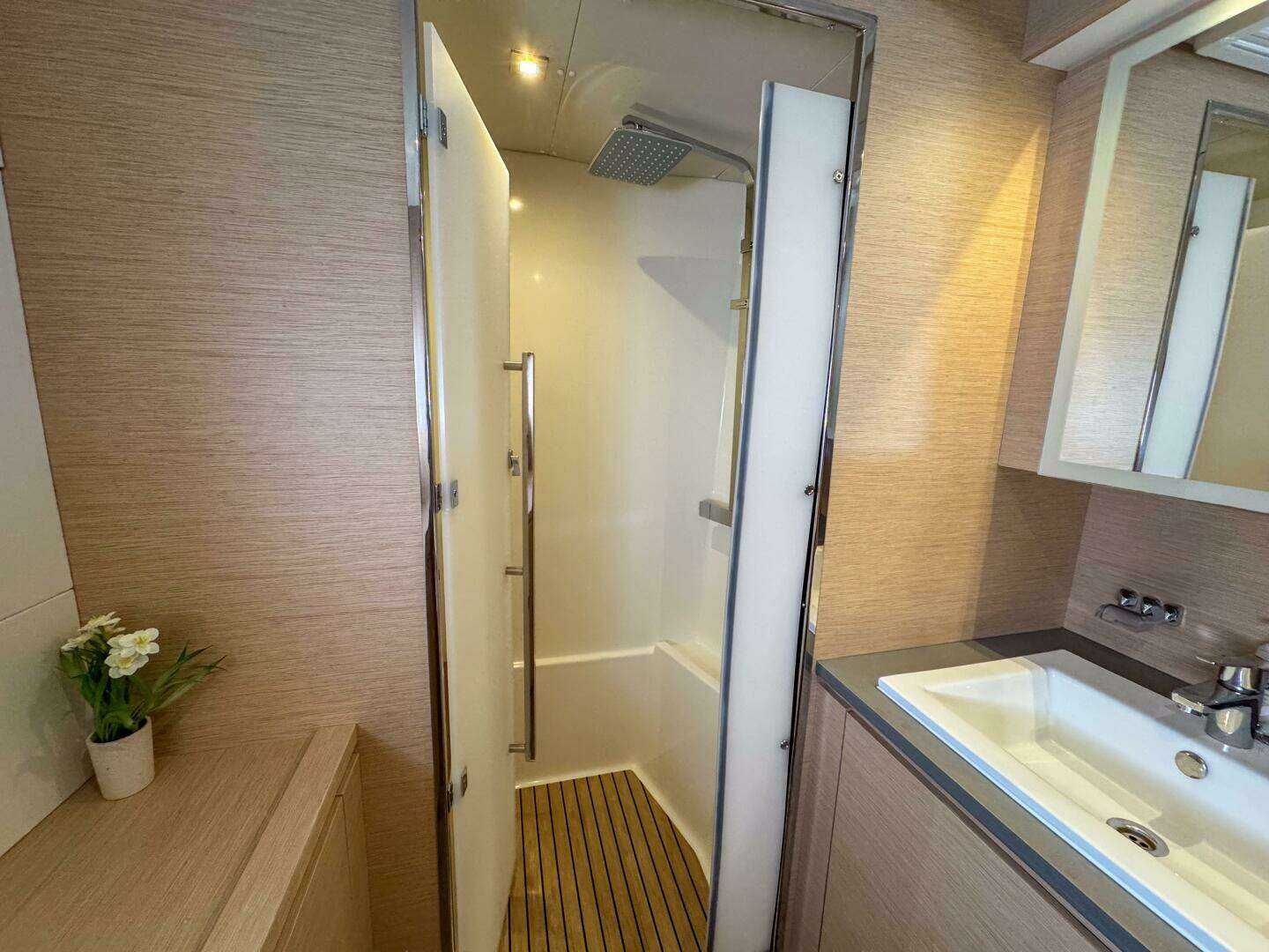2021 Fountaine Pajot MY44 - Image 36