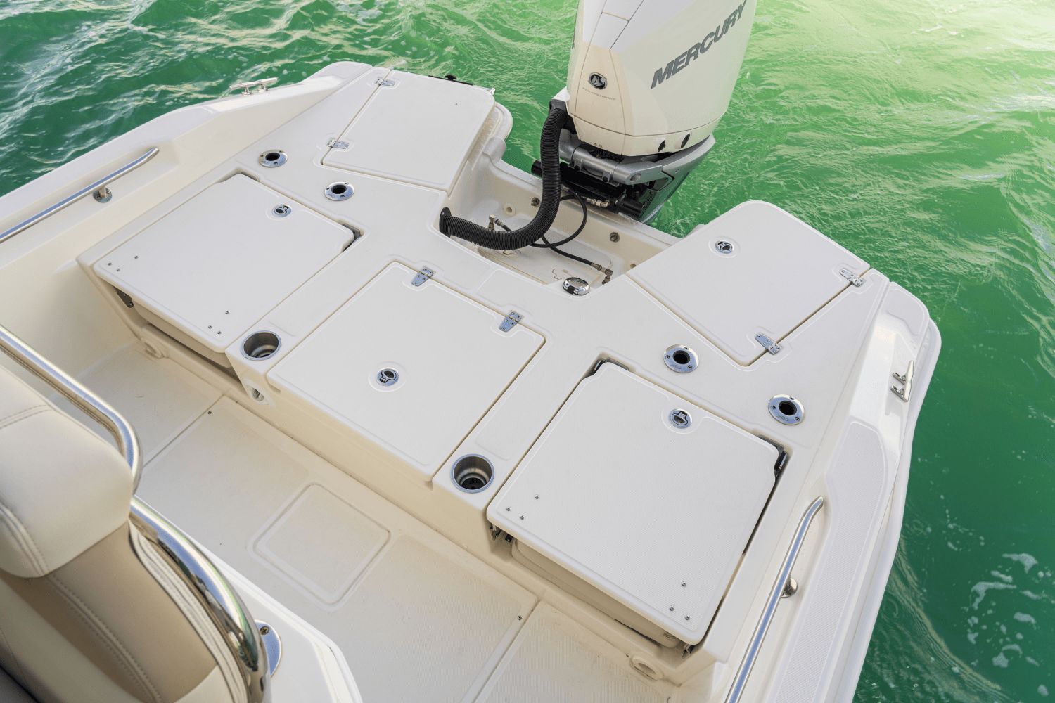 2026 Boston Whaler 250 Dauntless - 62