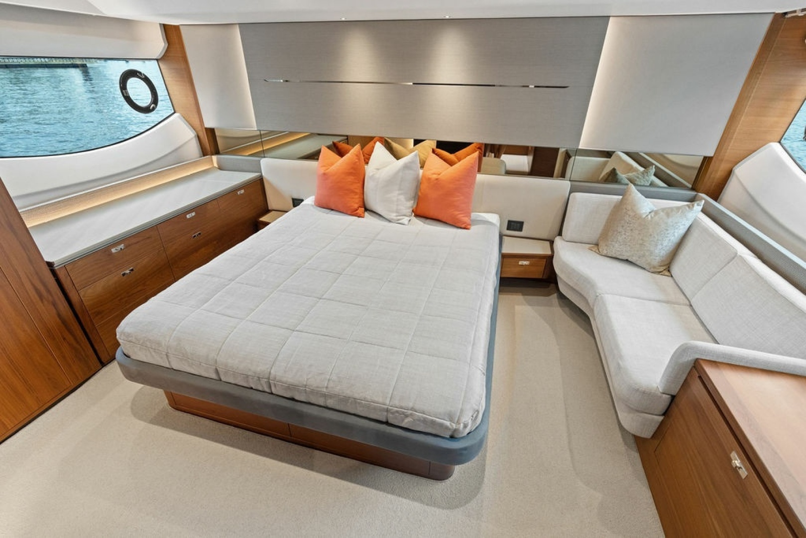 2020 Princess S62 Sportbridge - Image 60