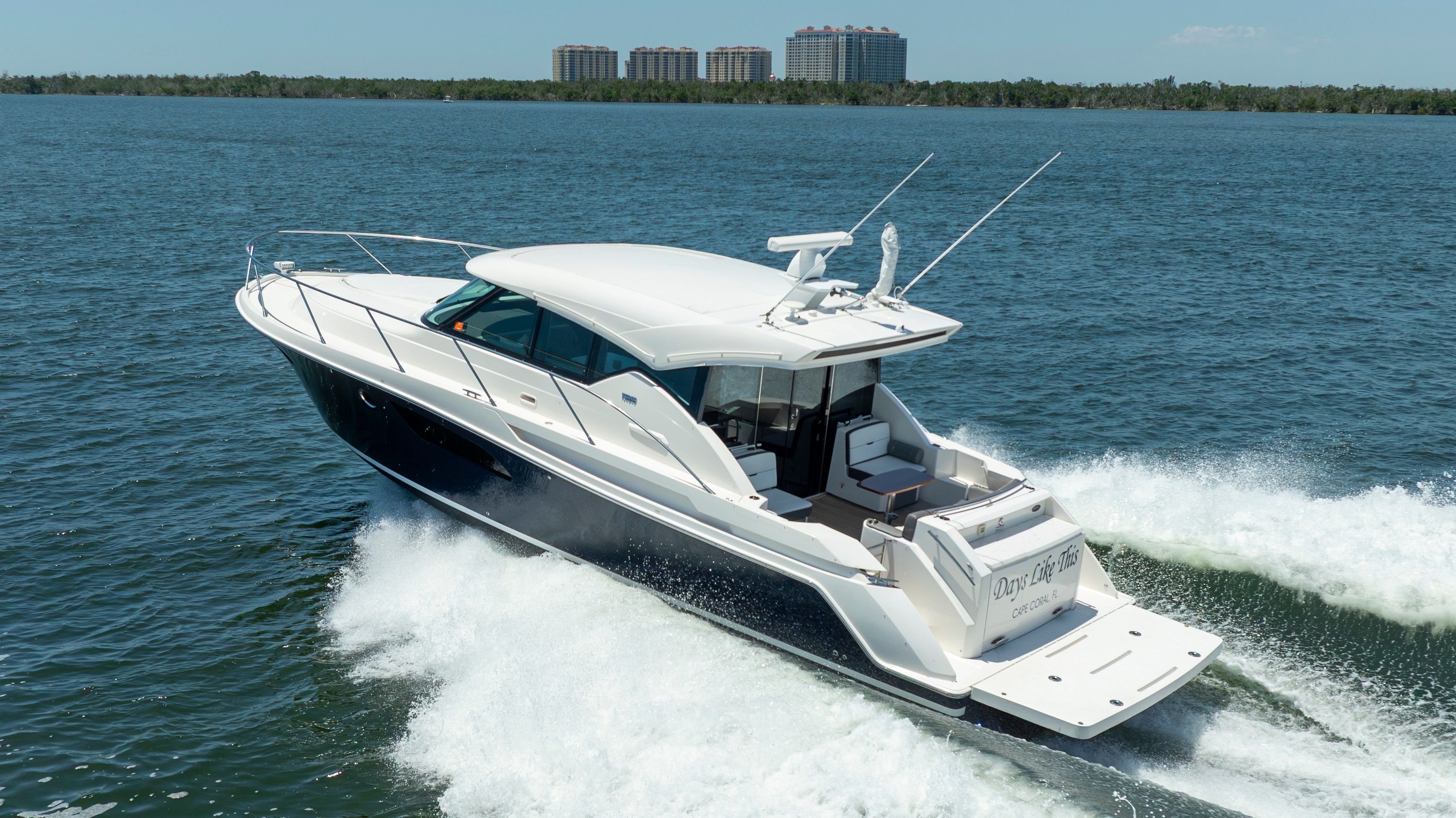 2018 Tiara Yachts 44 Coupe - 15
