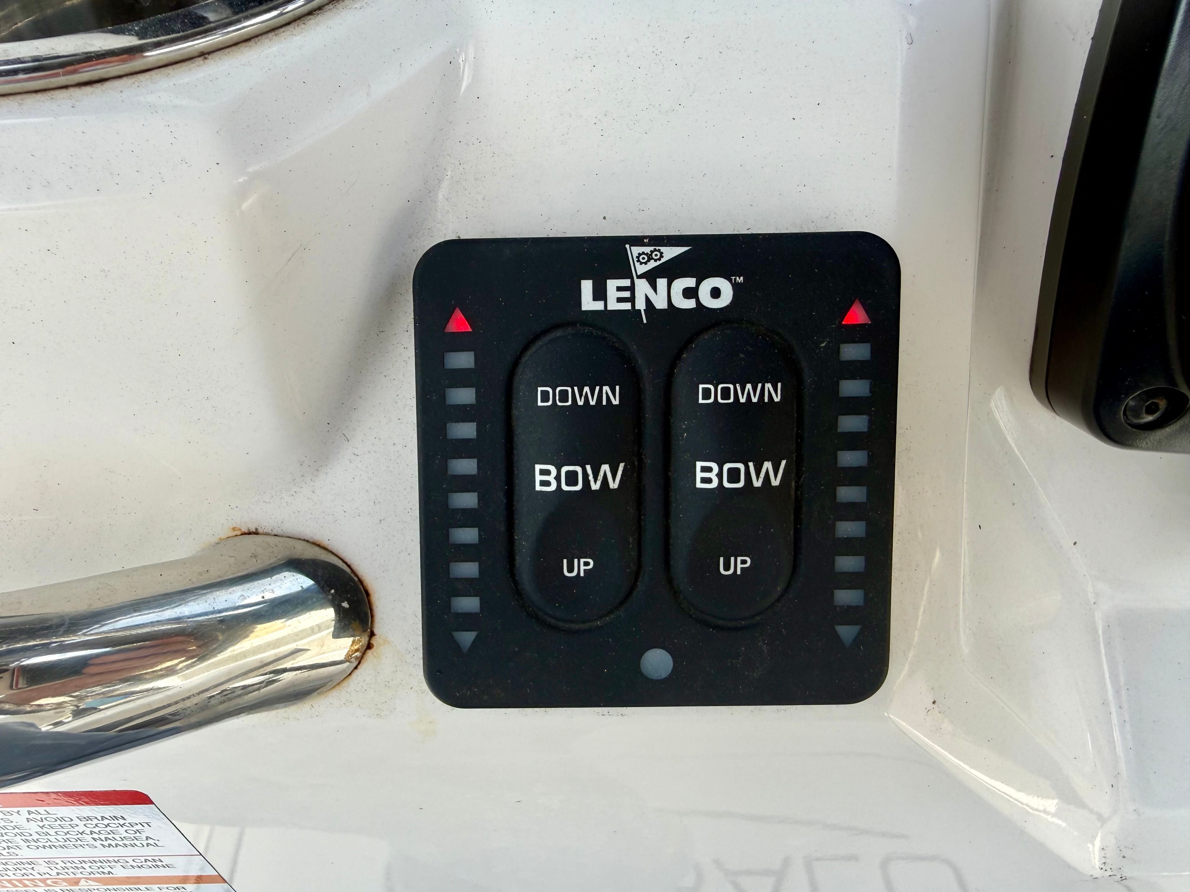 2024 Robalo R222 Explorer - 22