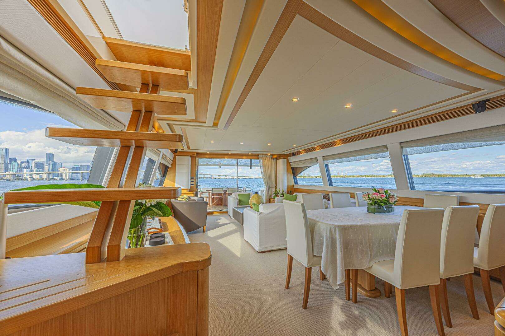 2011 Ferretti Yachts 830 - Image 33
