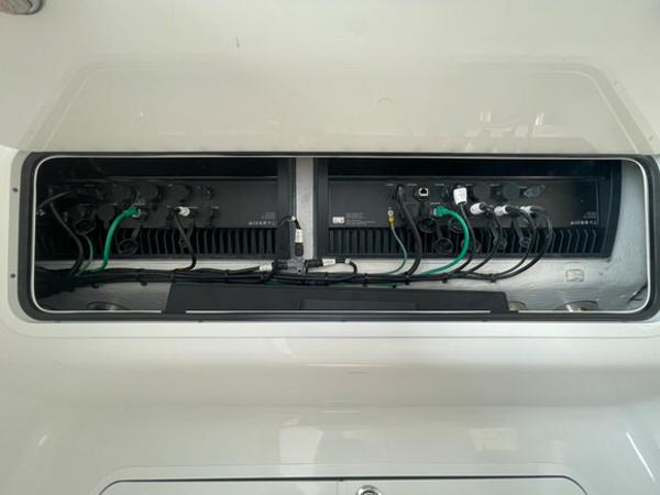 2026 Mag Bay 43 Center Console - 57