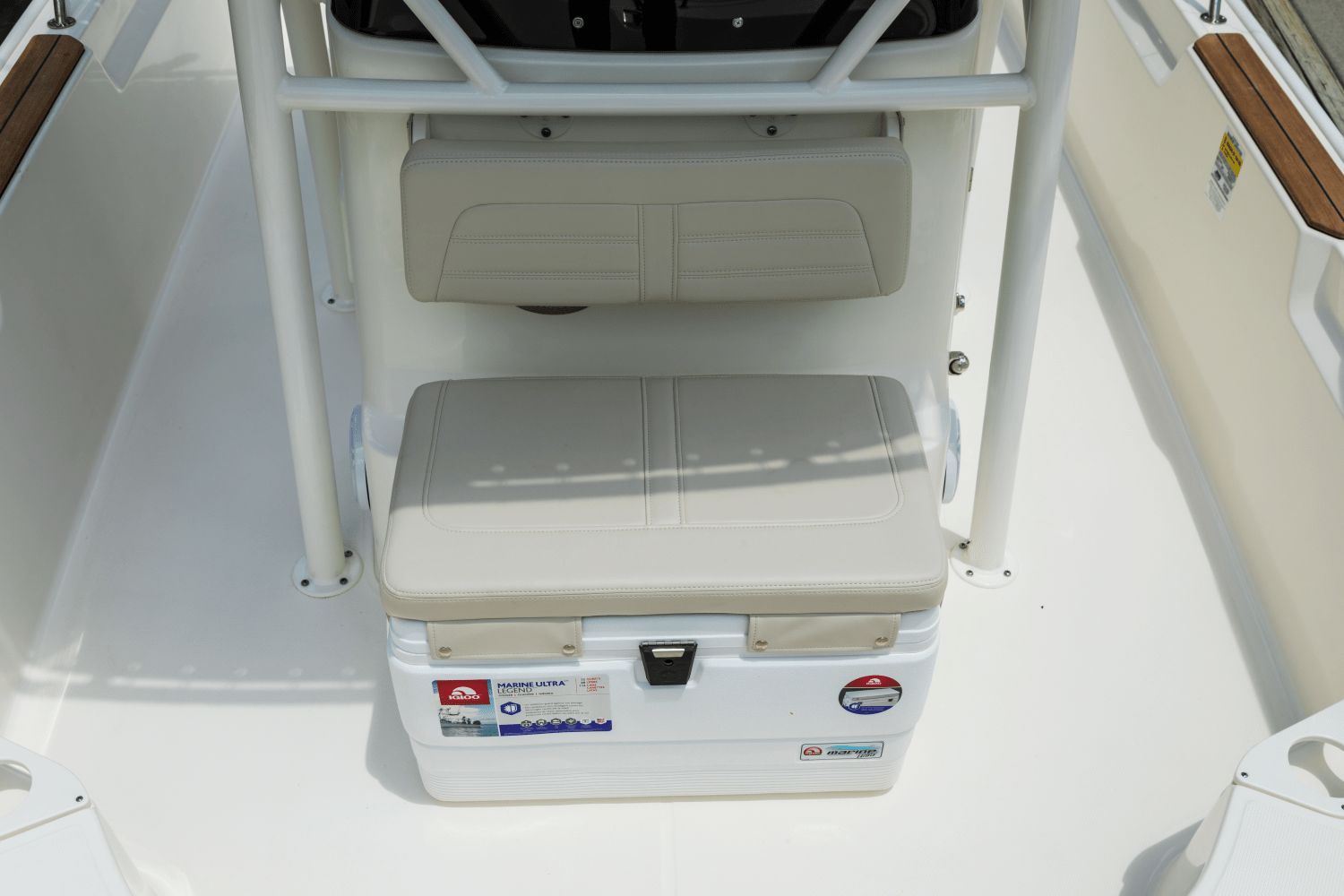 2026 Boston Whaler 190 Montauk - 34