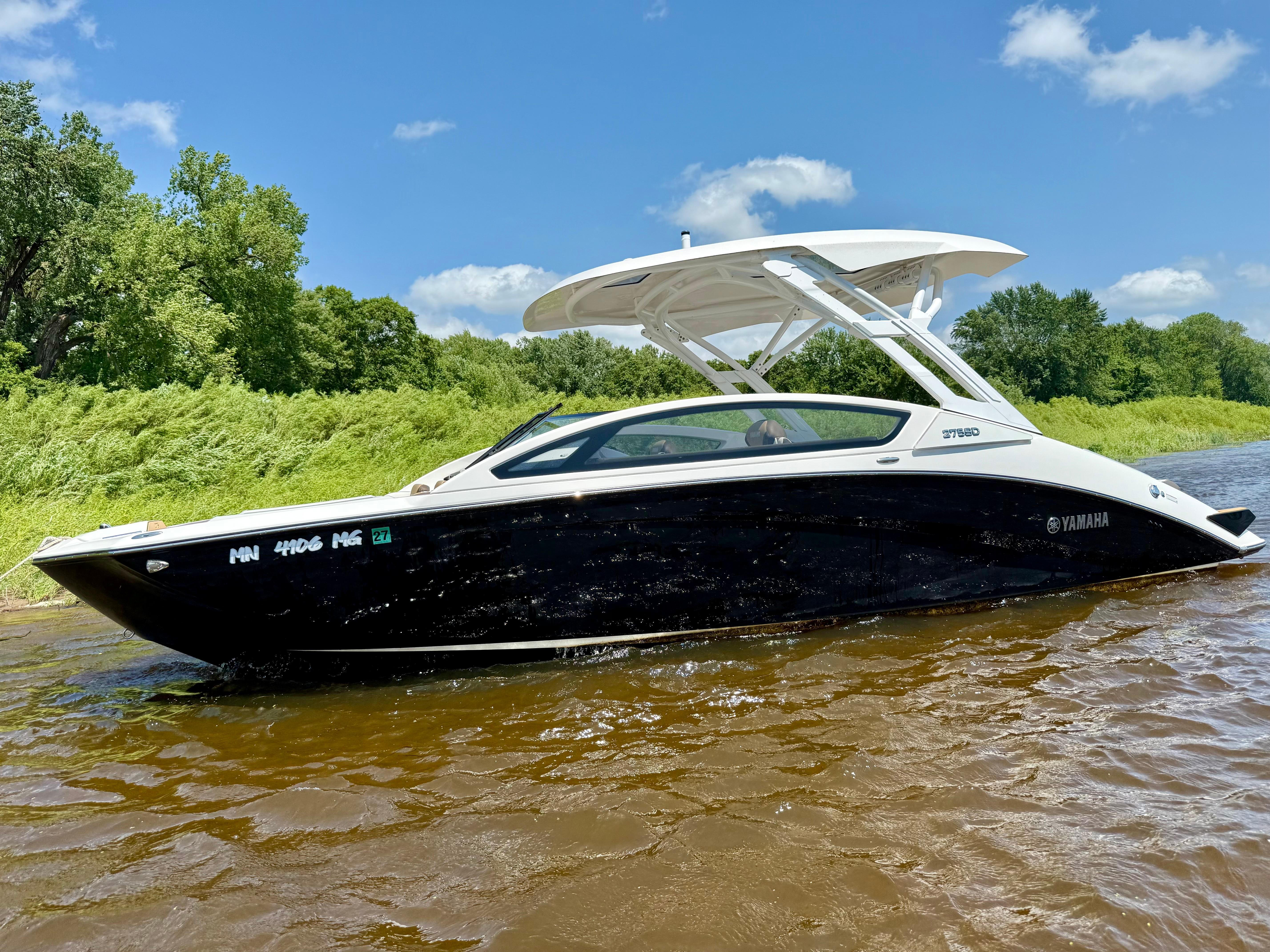 2022 Yamaha Boats 275SD