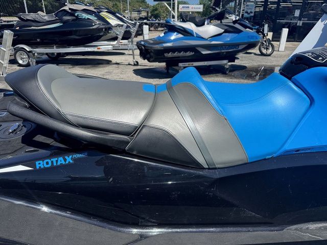 2018 Sea-Doo RXT® 230 IBR & Sound System - 8