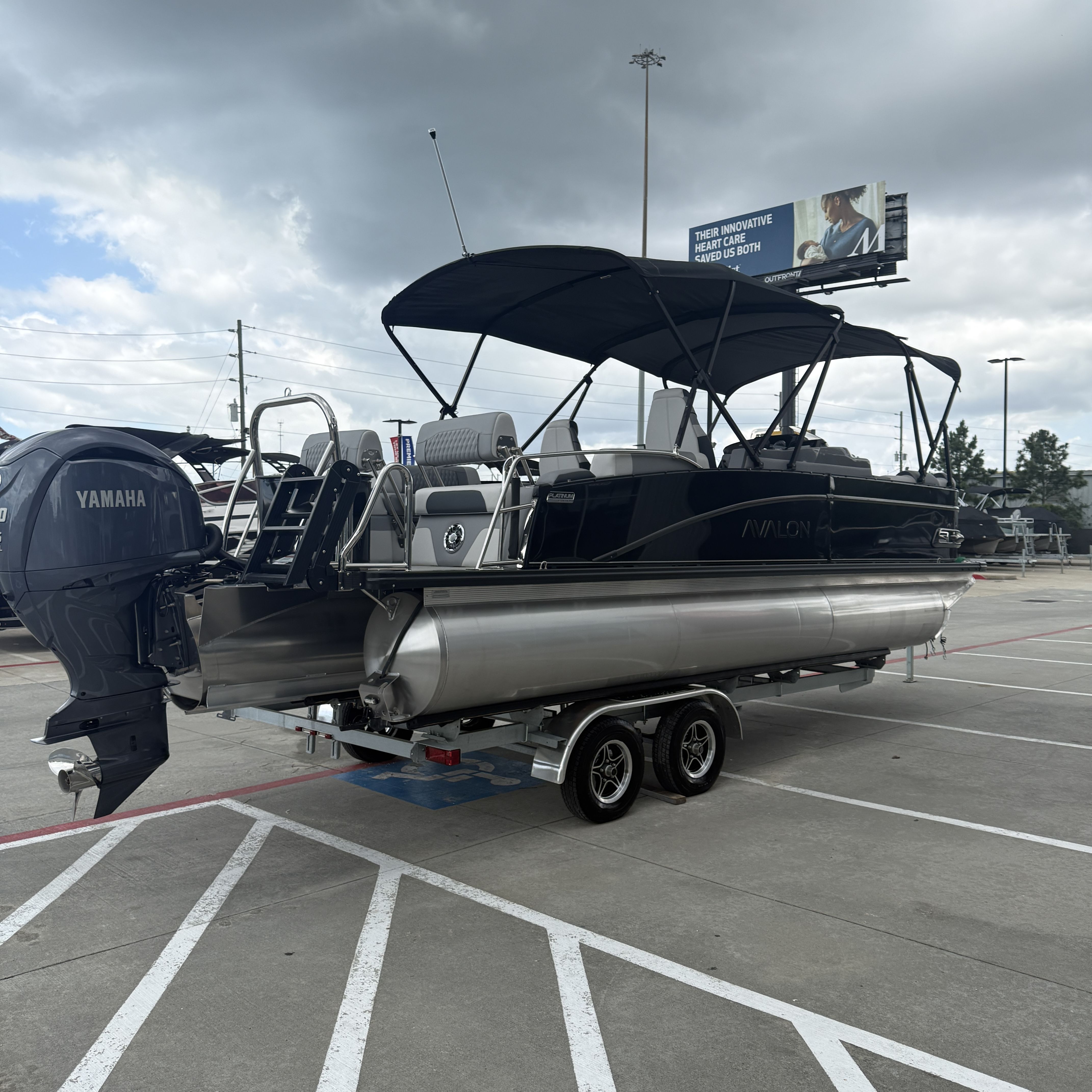 2026 Avalon Catalina Quad Lounge Shift - 23' - 8