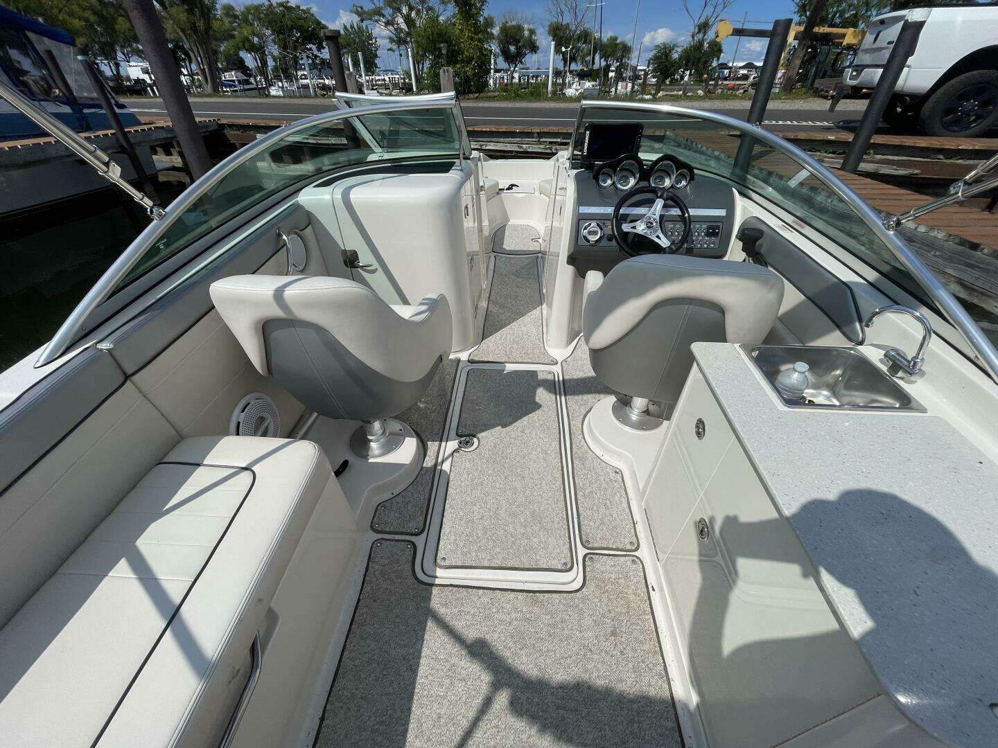 2010 Sea Ray 280 Sun Deck - Image 59