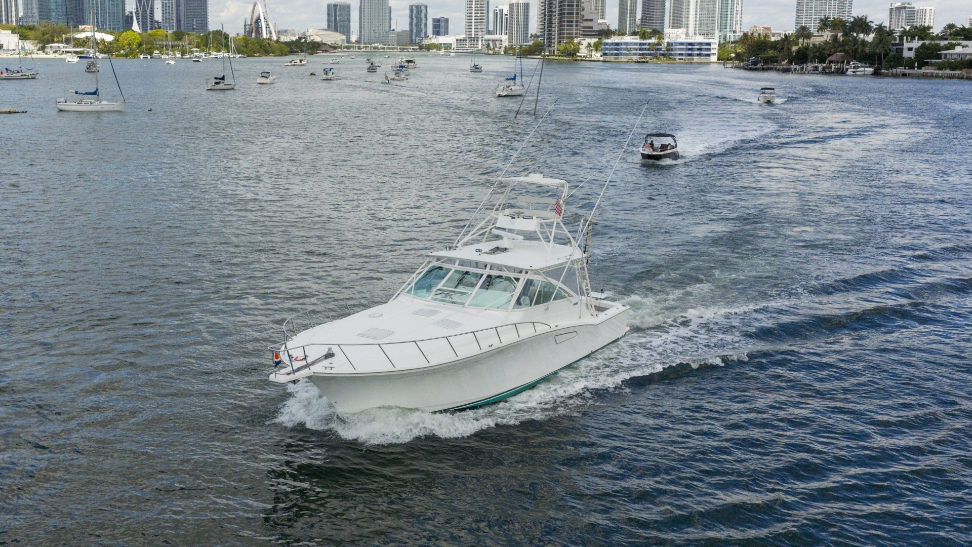 2000 Cabo 45 EXPRESS - Image 12